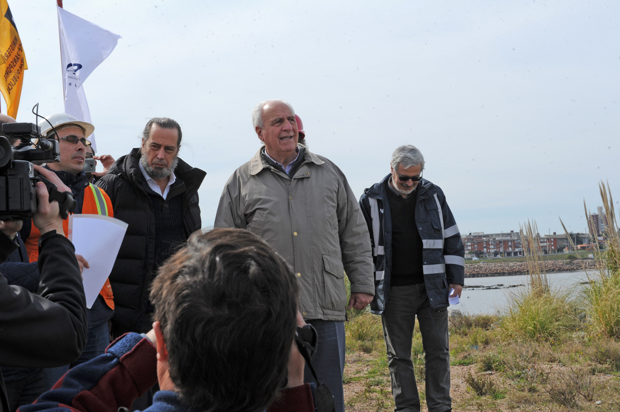 Lanzamiento de obras de puerto pesquero Capurro