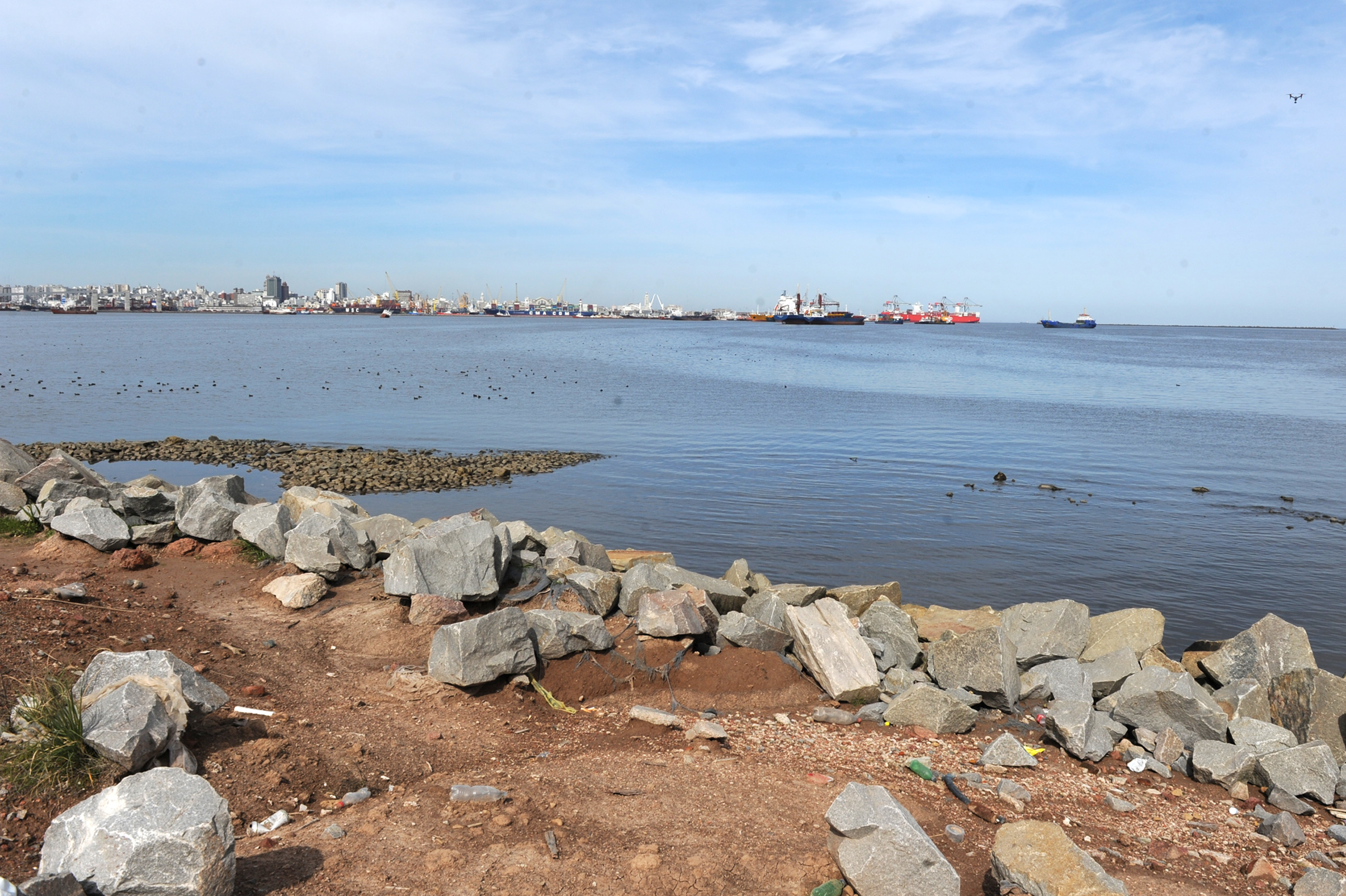 Lanzamiento de obras de puerto pesquero Capurro