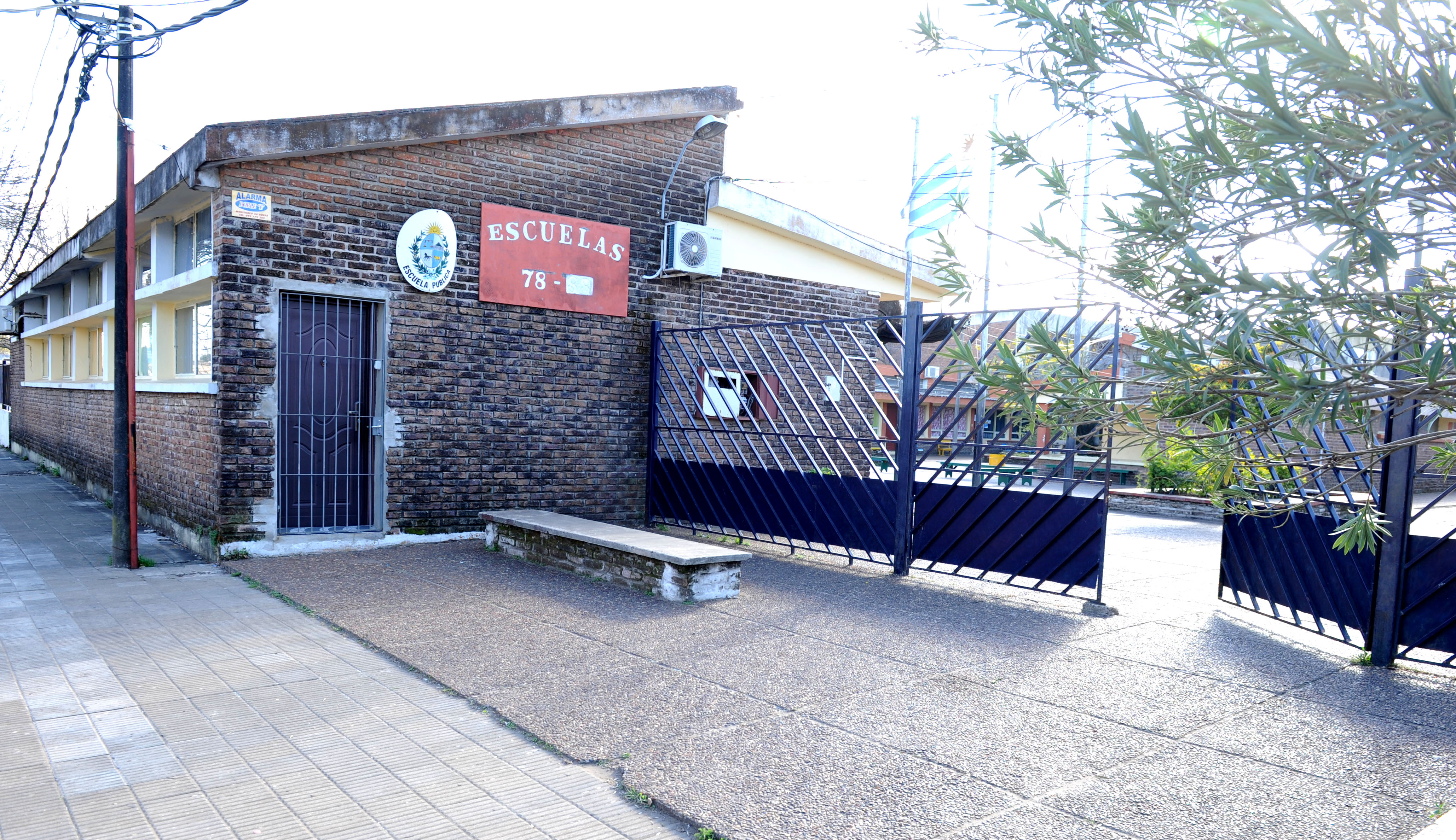 Autoridades del MEC y la ANEP visitaron este domingo 18 la escuela n.º 78 de Bella Unión, departamento de Artigas
