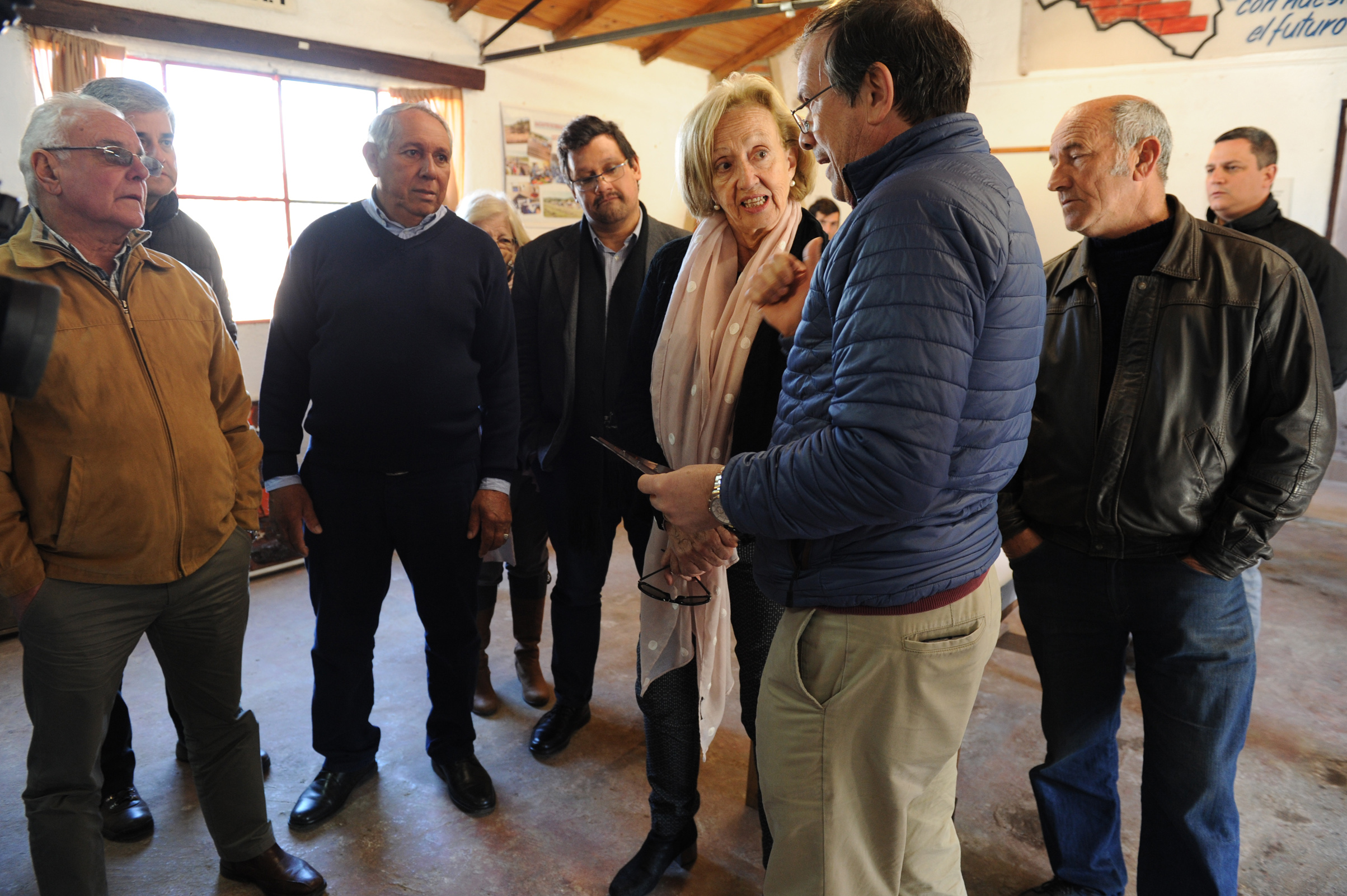 Ministra María Julia Muñoz y autoridades de la educación visitaron Fábrica de ladrillos de Rivera