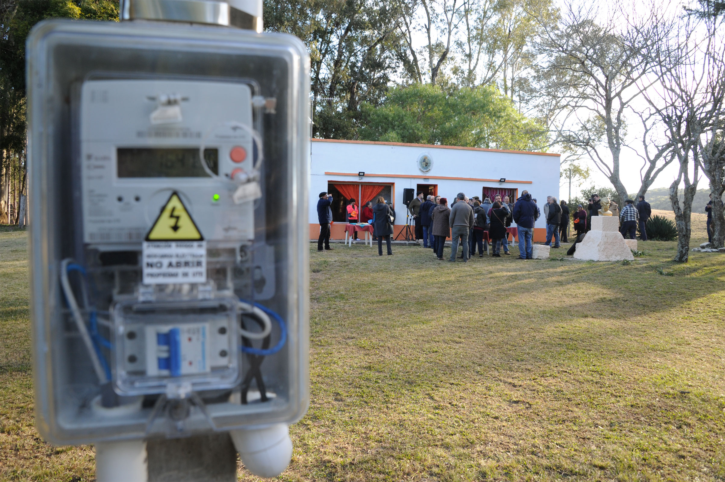 Inversión de más de 6 millones de pesos en electrificación para la localidad Paso del Medio de Tacuarembó
