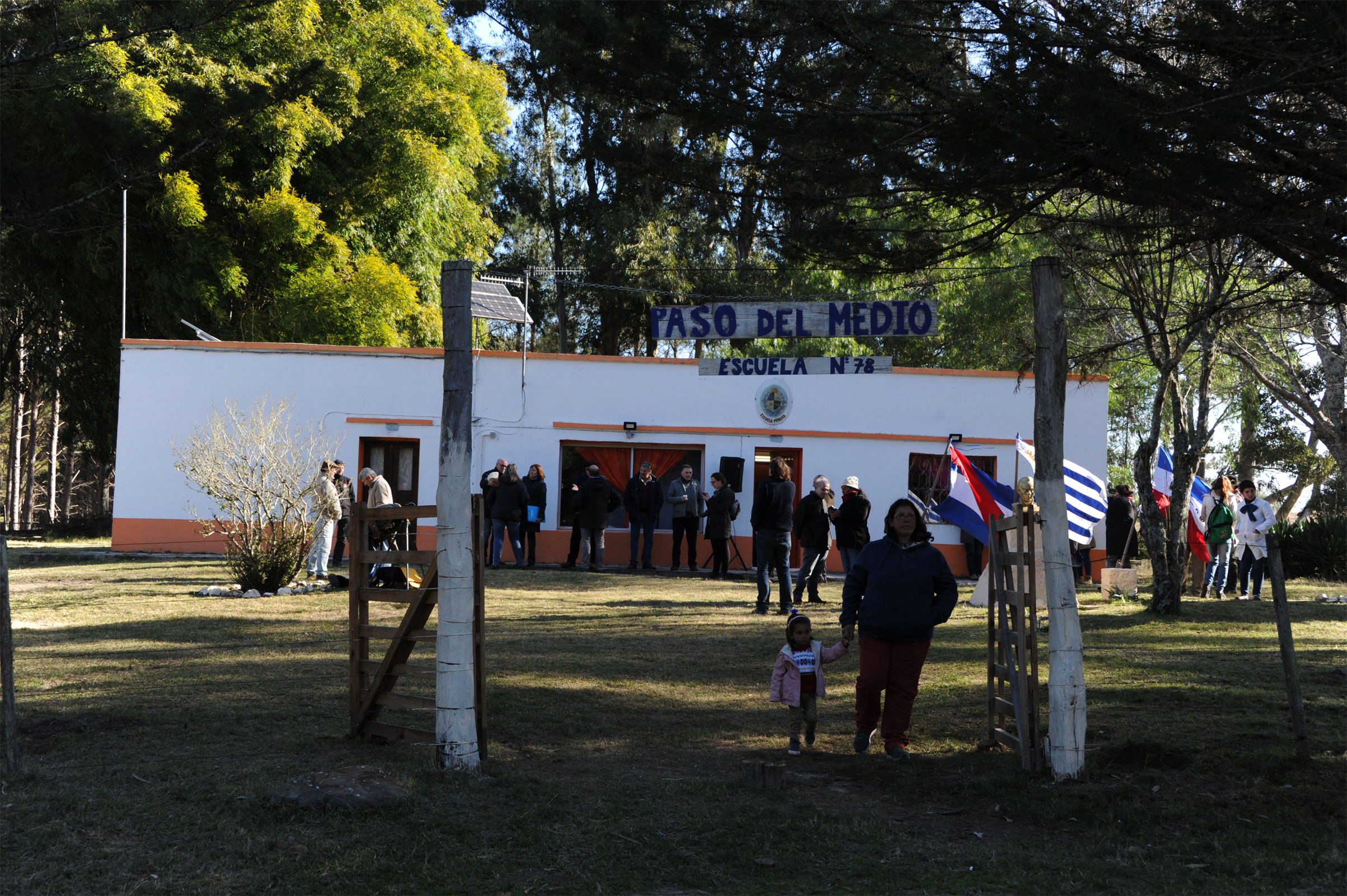 Inversión de más de 6 millones de pesos en electrificación para la localidad Paso del Medio de Tacuarembó