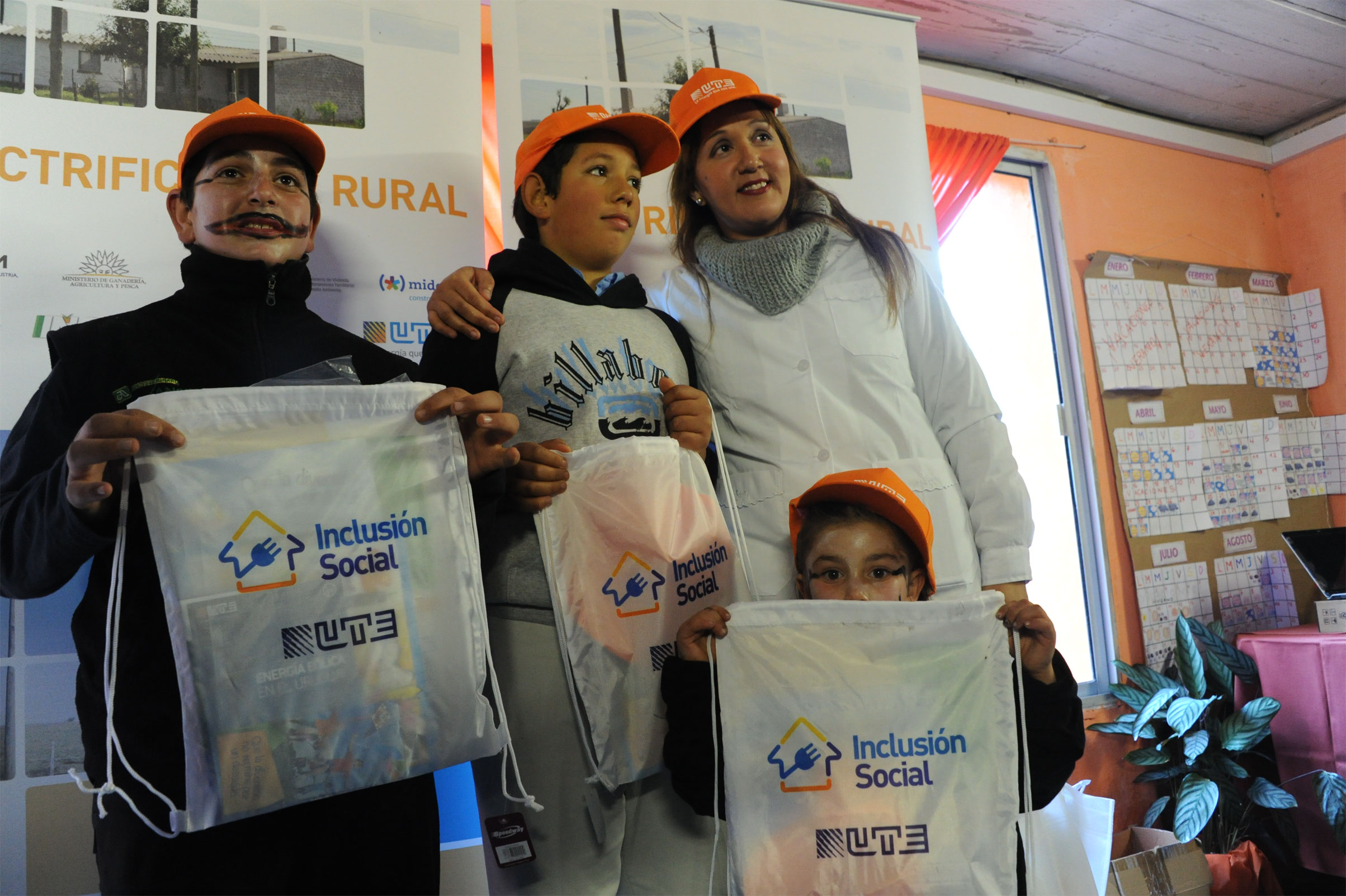 Inversión de más de 6 millones de pesos en electrificación para la localidad Paso del Medio de Tacuarembó