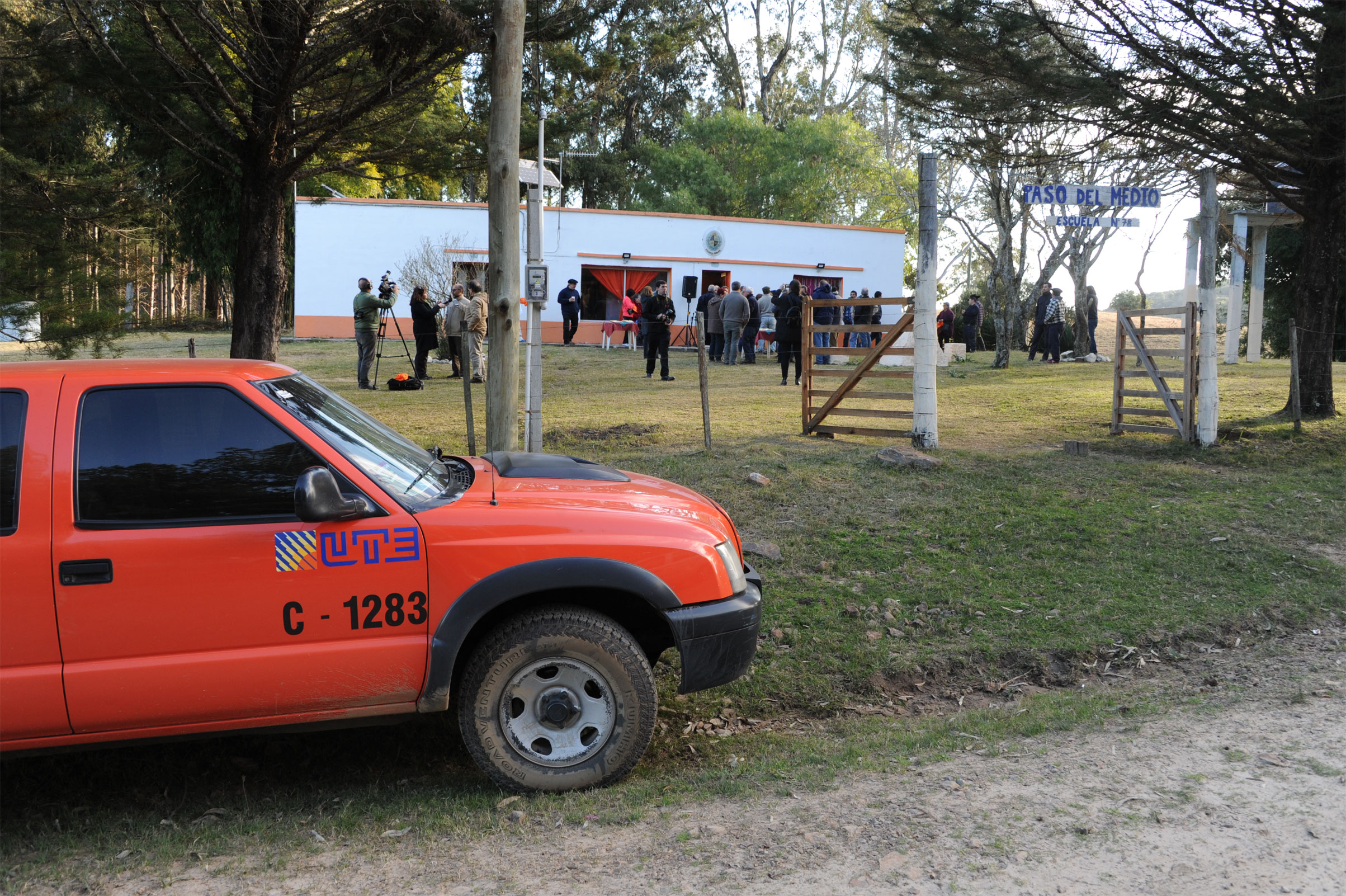 Inversión de más de 6 millones de pesos en electrificación para la localidad Paso del Medio de Tacuarembó