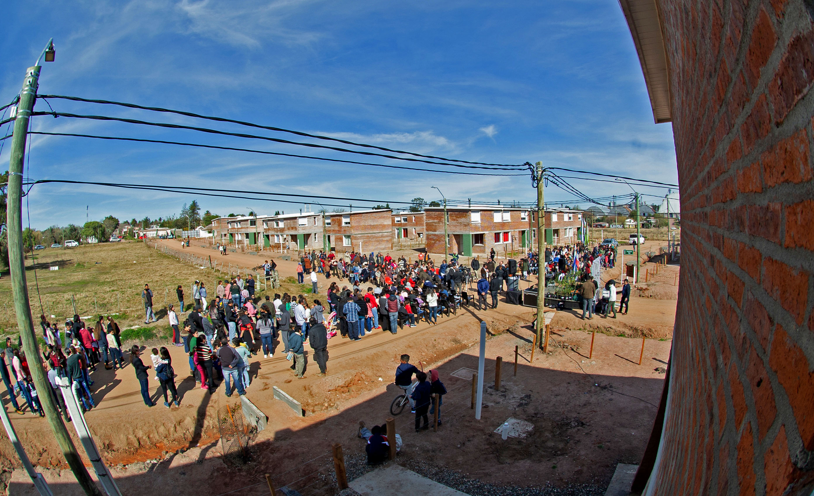 Mevir hace entrega de viviendas a 105 familias de Lascano, Rocha