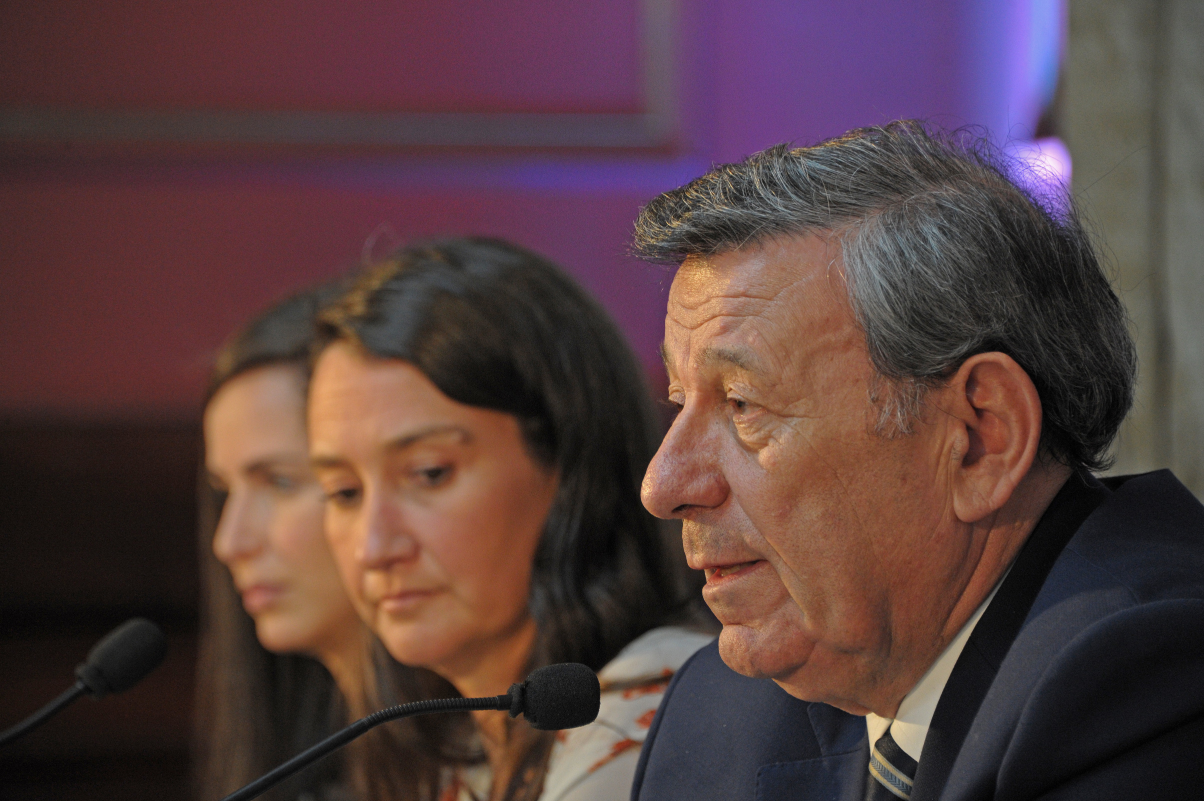 Equipo del Ministerio de Relaciones Exteriores encabezado por Rodolfo Nin Novoa