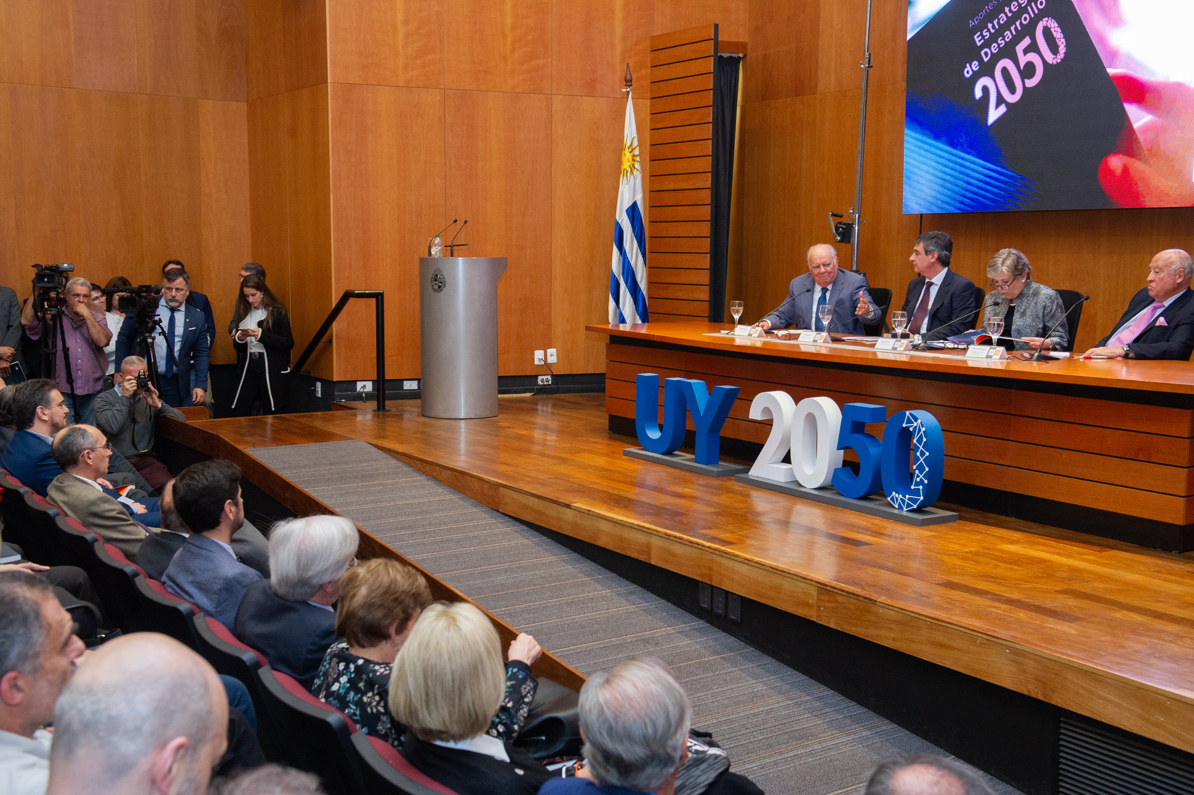 Presentación de UY 2050