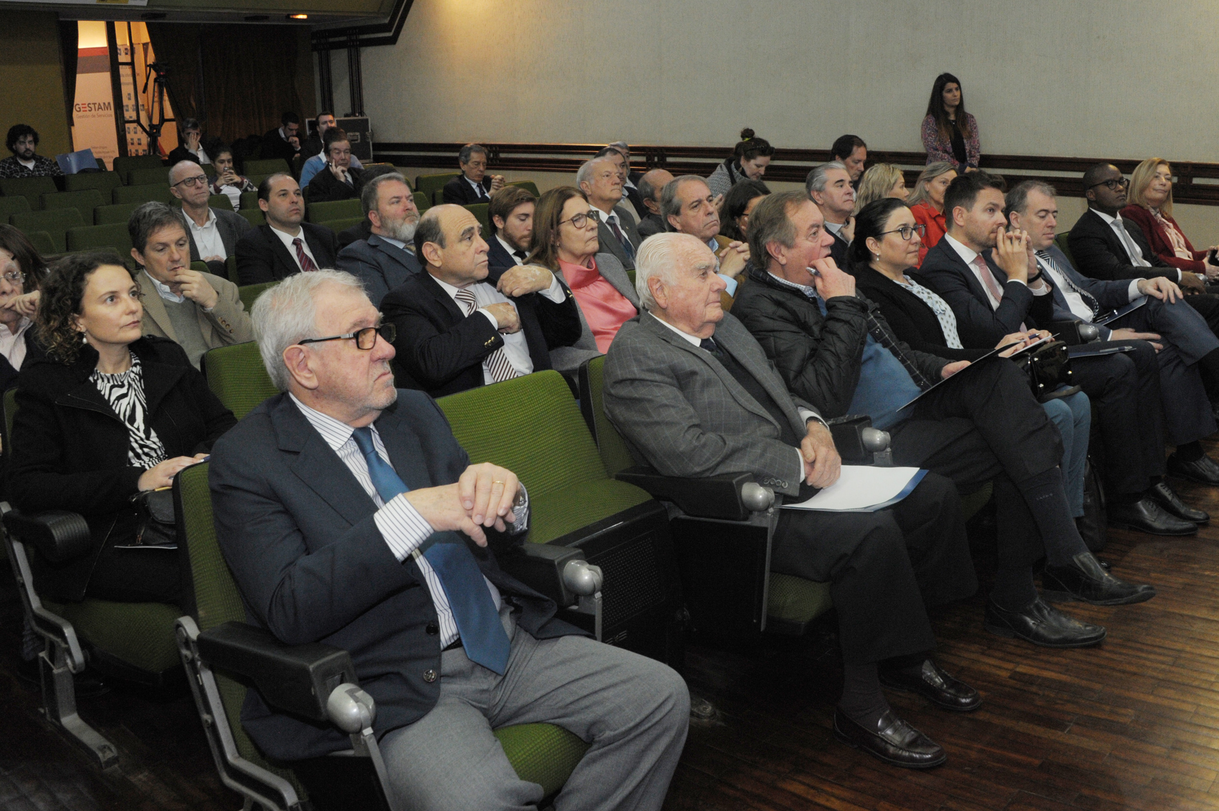 Subsecretario de Economía y Finanzas, Pablo Ferreri, expuso en actividad organizada por la Cámara Oficial Española de Comercio, Industria y Navegación