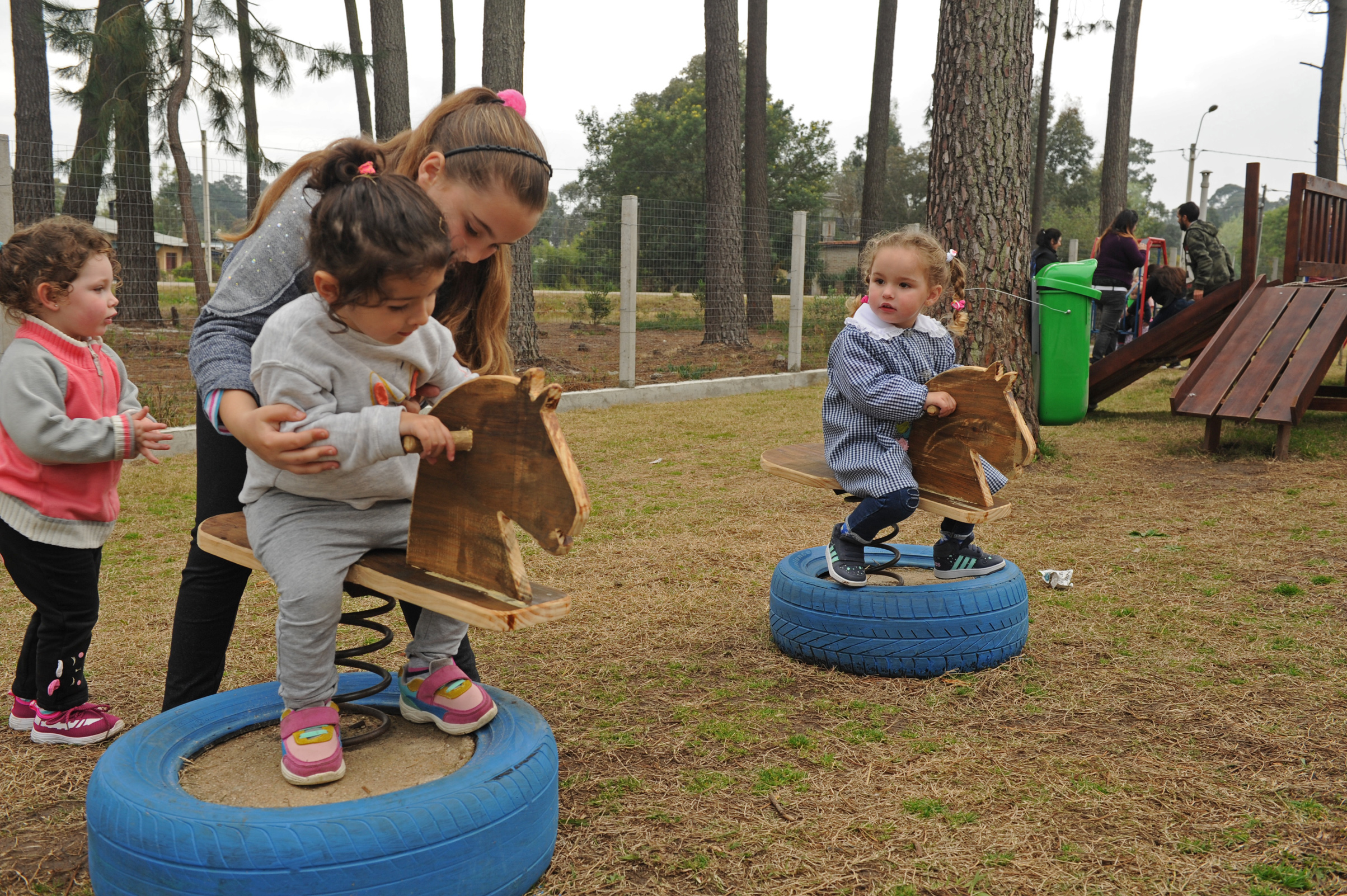 Inauguración de CAIF, un parque con juegos infantiles y una huerta, ubicados en Parque del Plata
