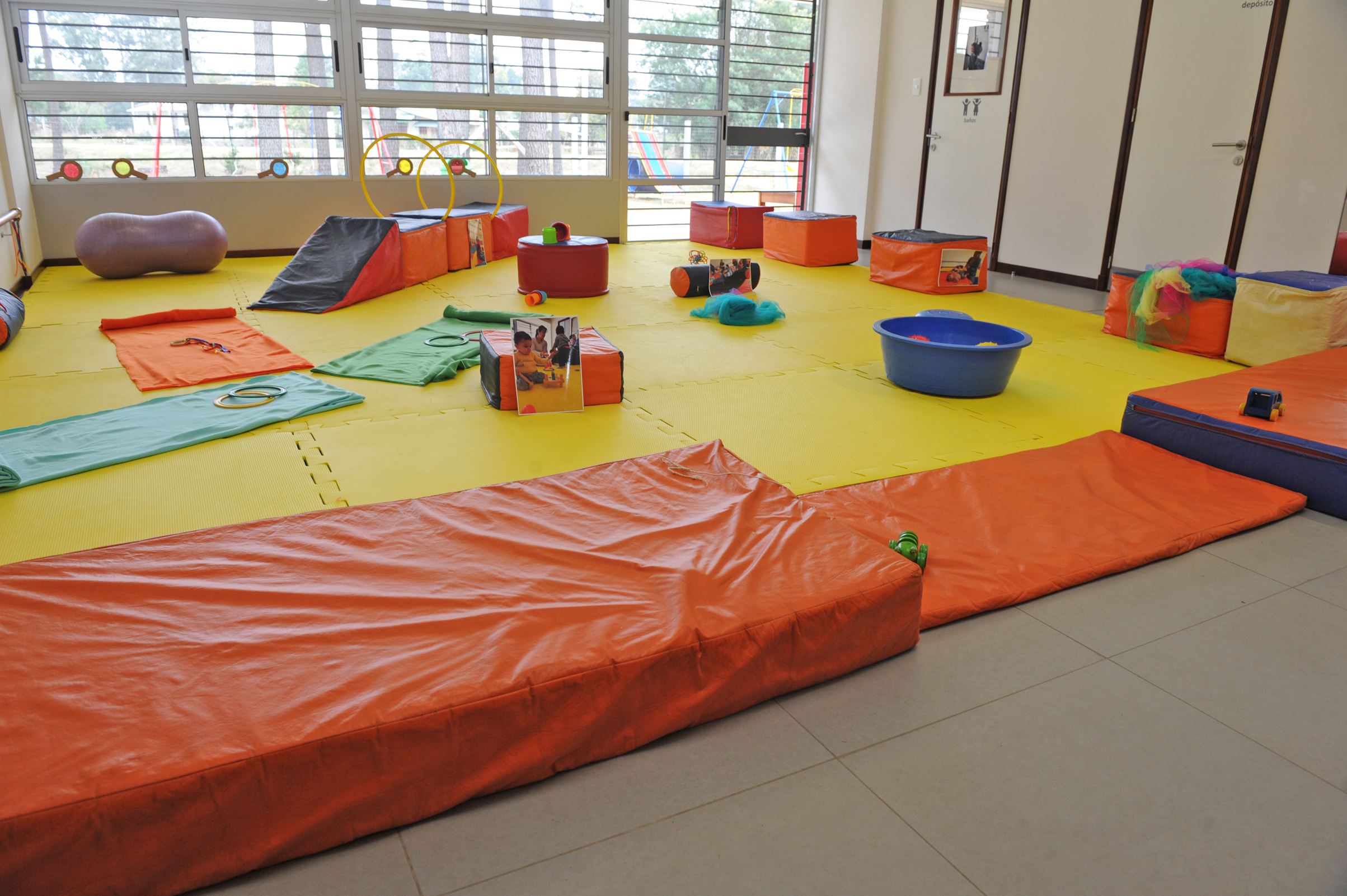 Inauguración de CAIF, un parque con juegos infantiles y una huerta, ubicados en Parque del Plata