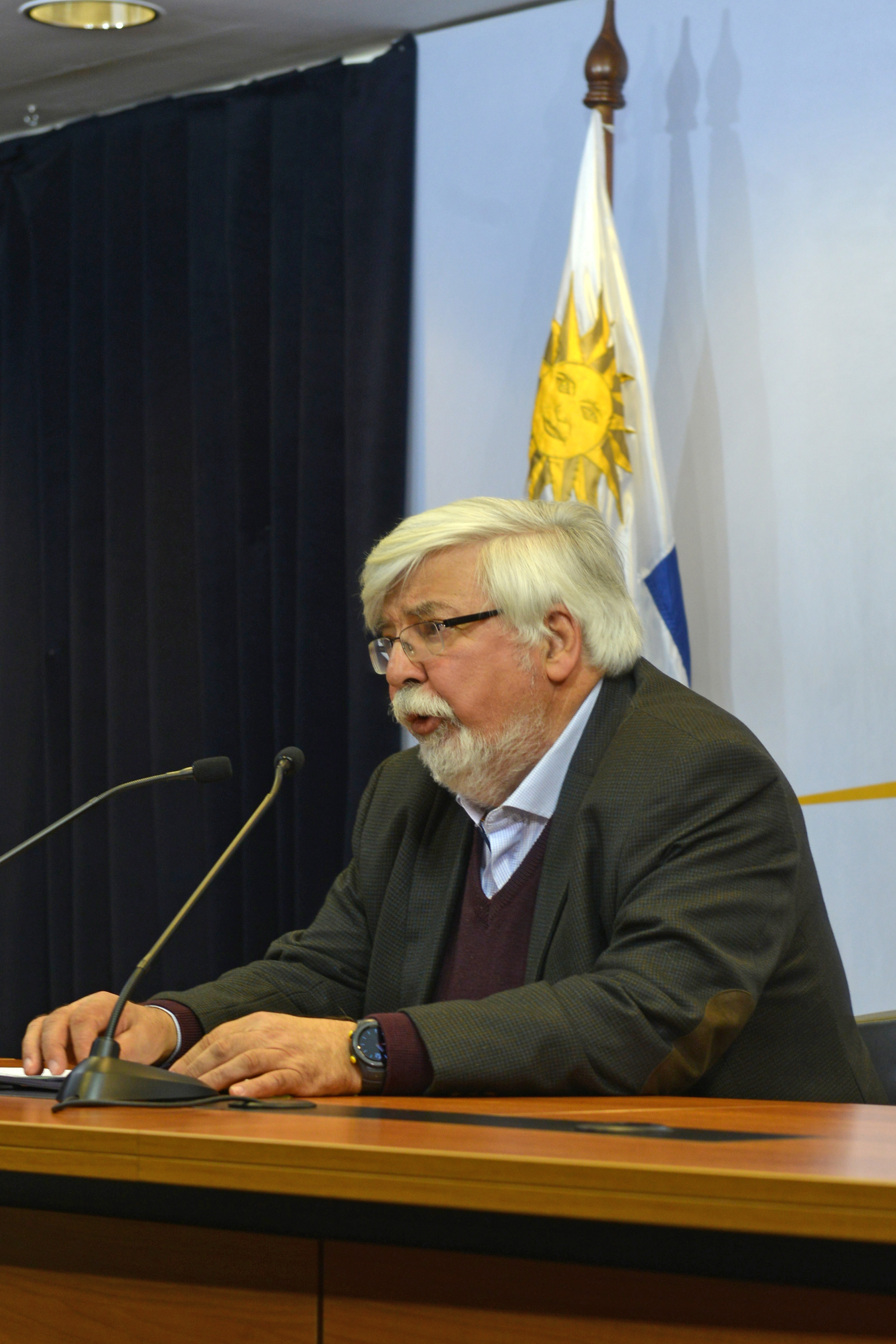 El ministro del Interior, Eduardo Bonomi, realizó declaraciones a la prensa una vez culminado el Consejo de Ministros del día de hoy.