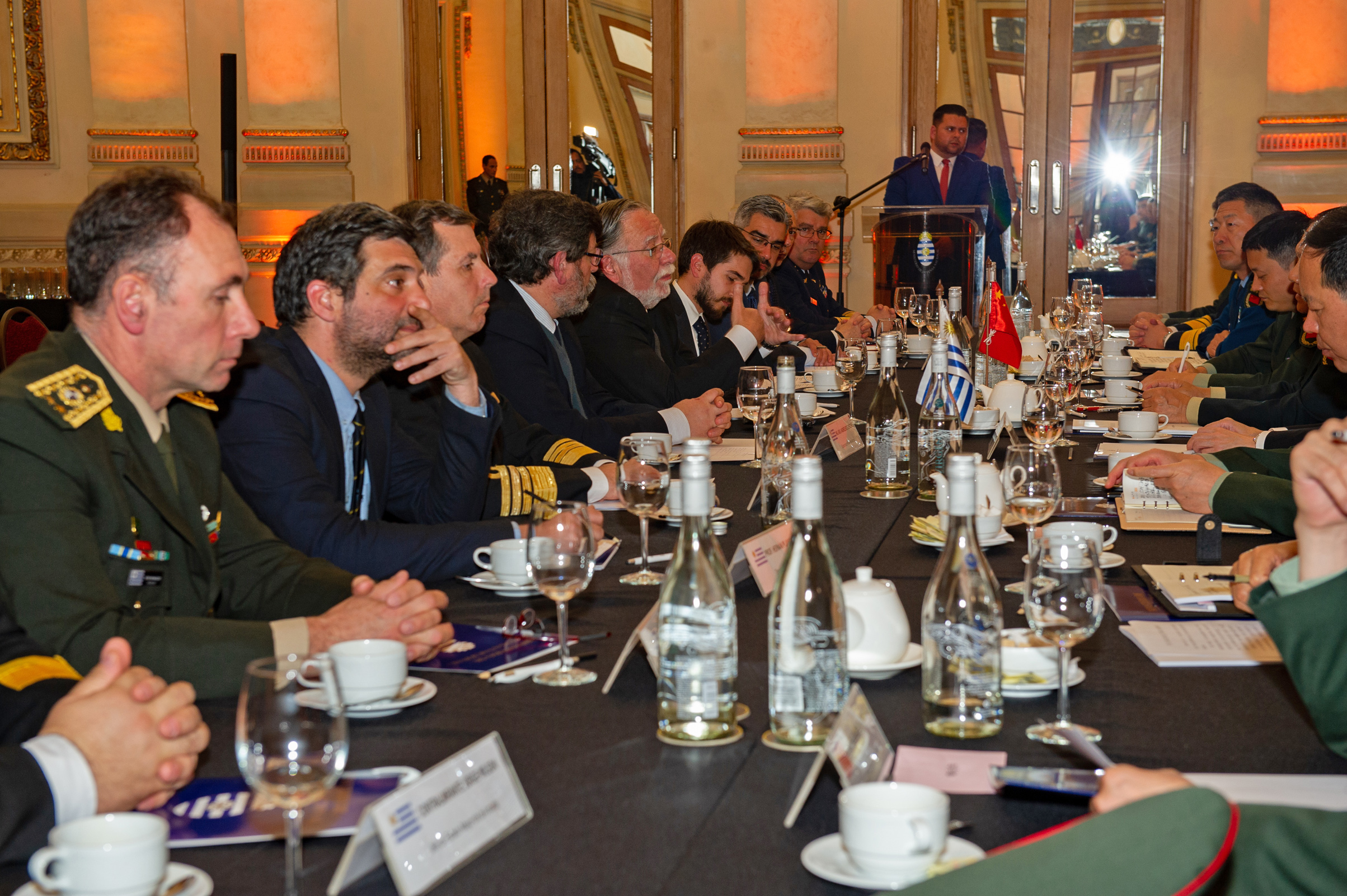 Acuerdo de asistencia gratuita firmado por los ministerios de Defensa de Uruguay y China