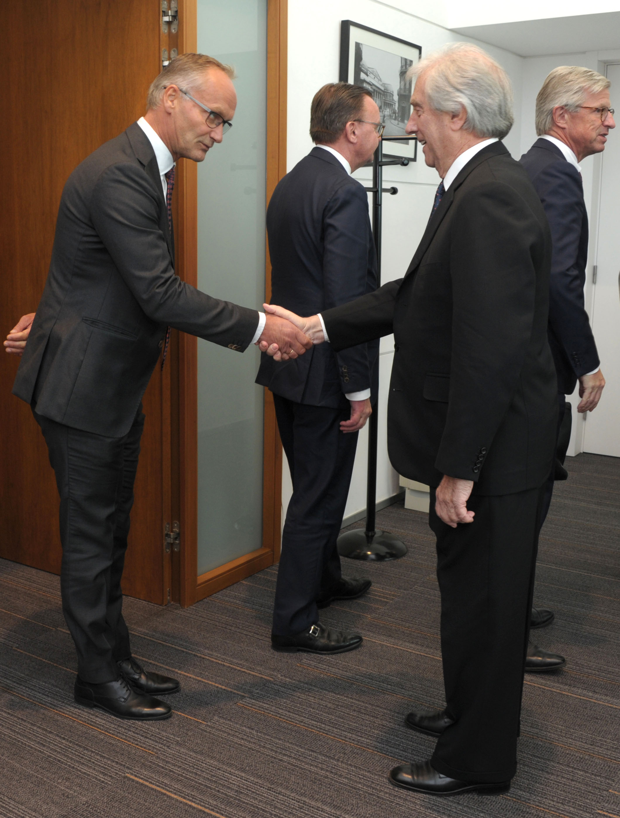 Vázquez recibió a delegación de Stora Enso en el piso 11 de la Torre Ejecutiva