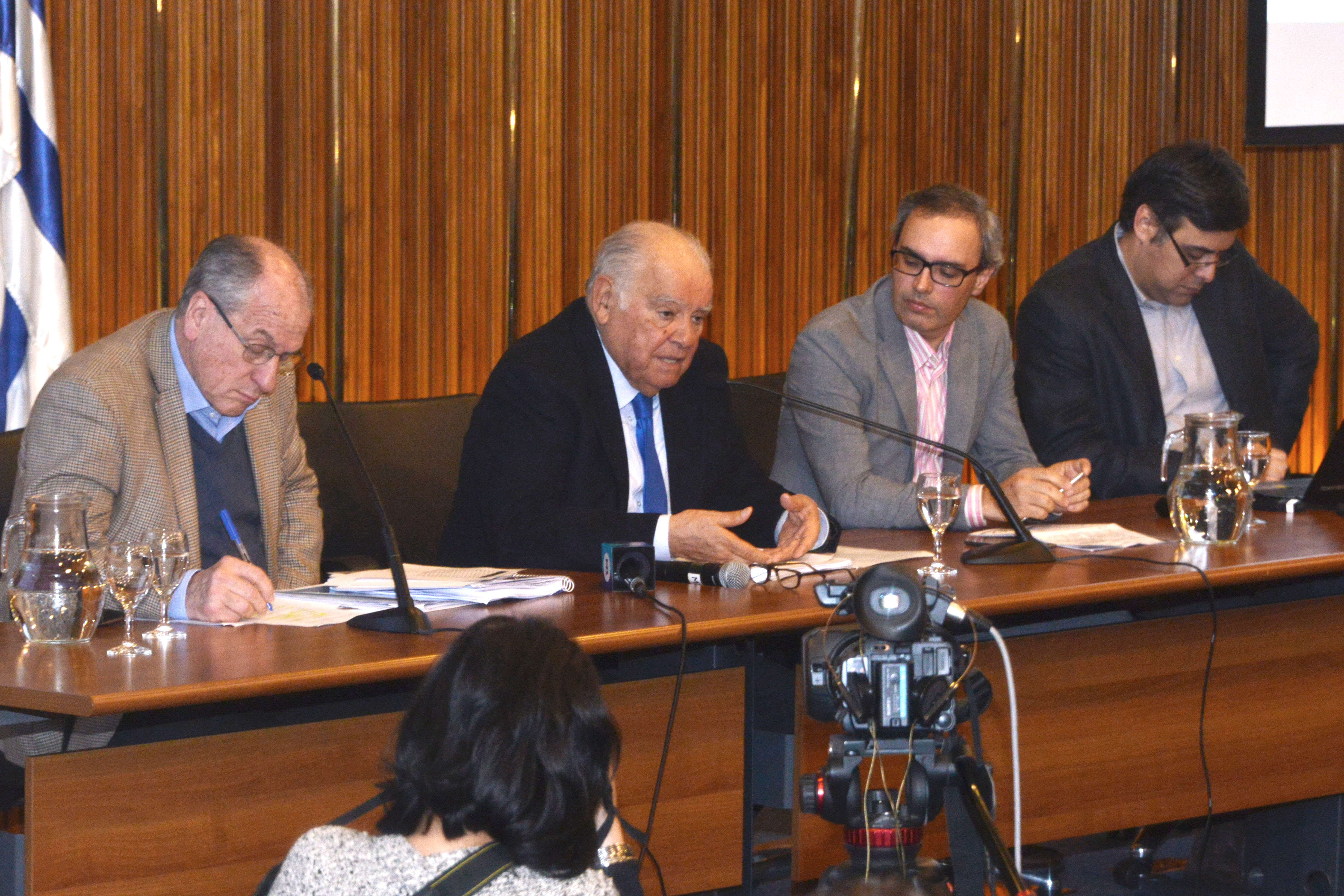 Presentación del estudio “Presente y futuro de la seguridad social en Uruguay - Desafíos ante la transición demográfica y el cambio tecnológico”