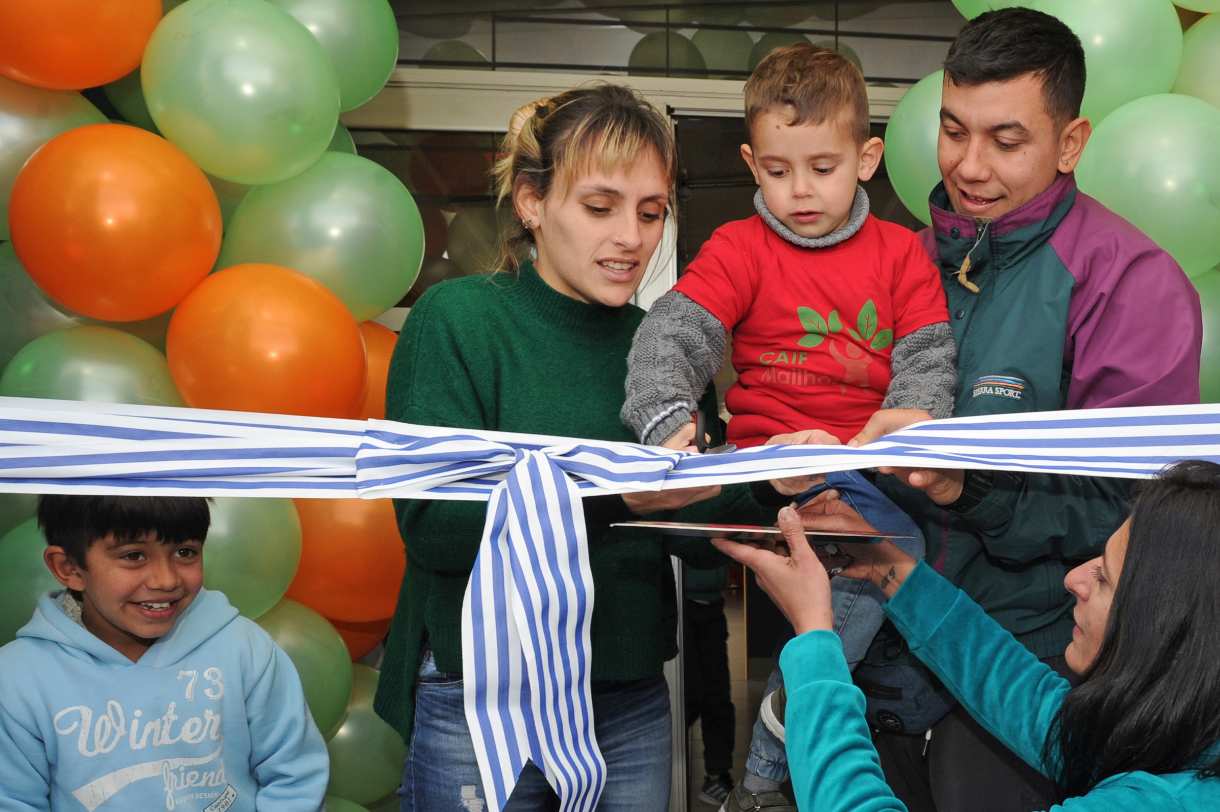 Inauguración de un CAIF al que concurren 108 niños de hasta dos años, en el barrio Mailhos de Montevideo