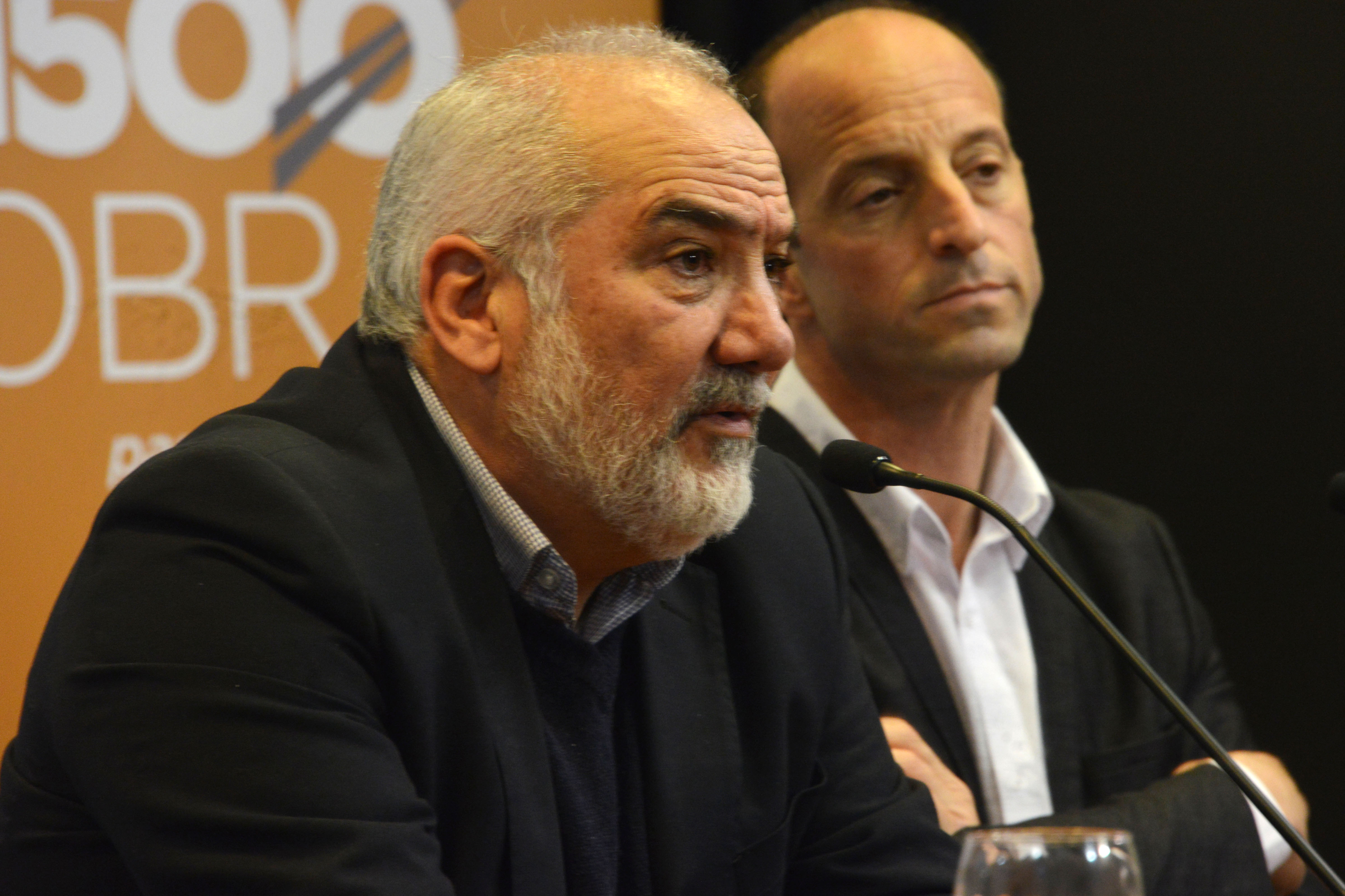 Autoridades en la firma del primer contrato de participación público-privada