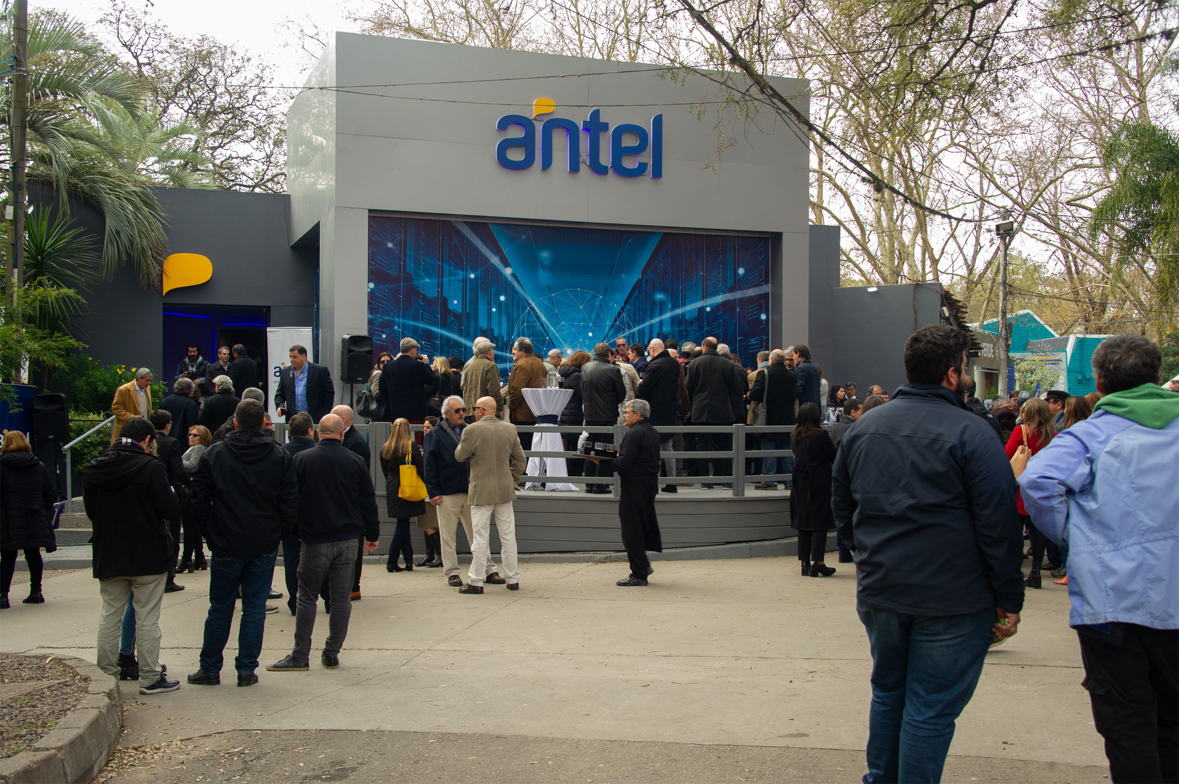 Inauguración del estand de Antel en Expo Prado