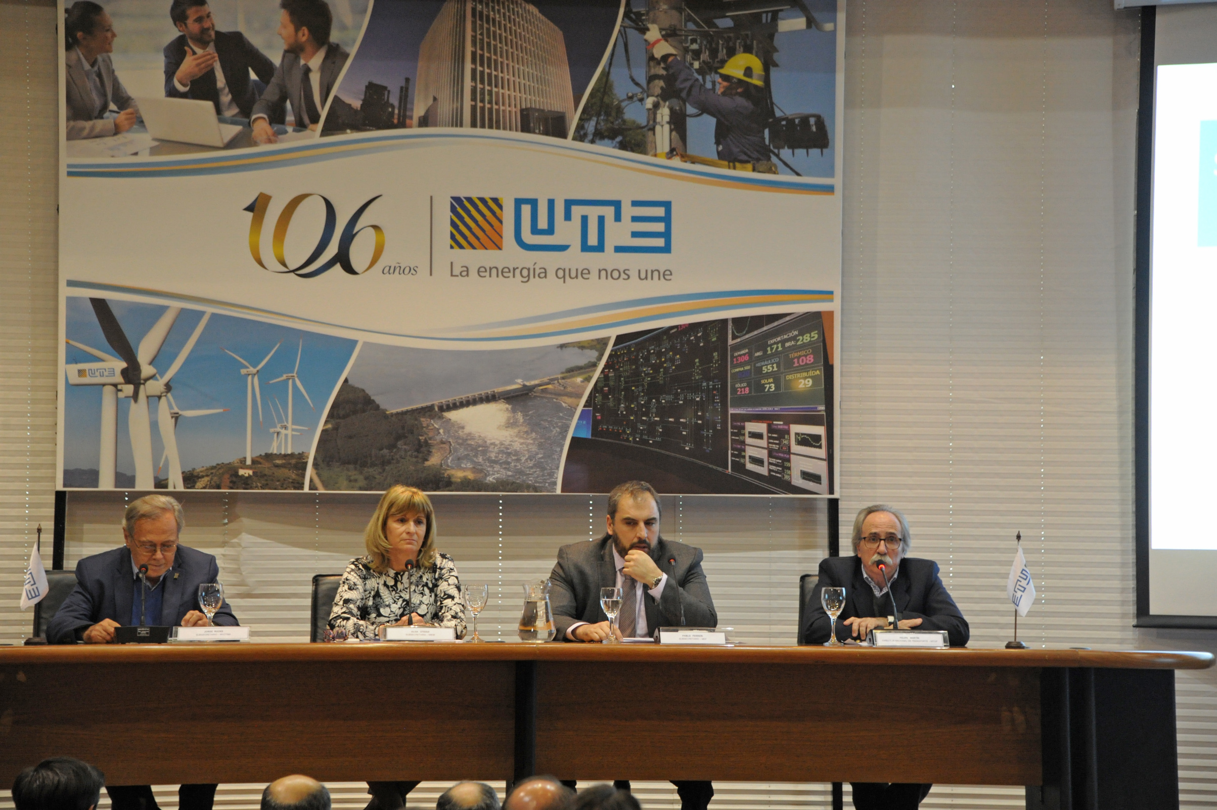 Conferencia de presentación de convocactoria a subsidios para compra de autobuses eléctricos