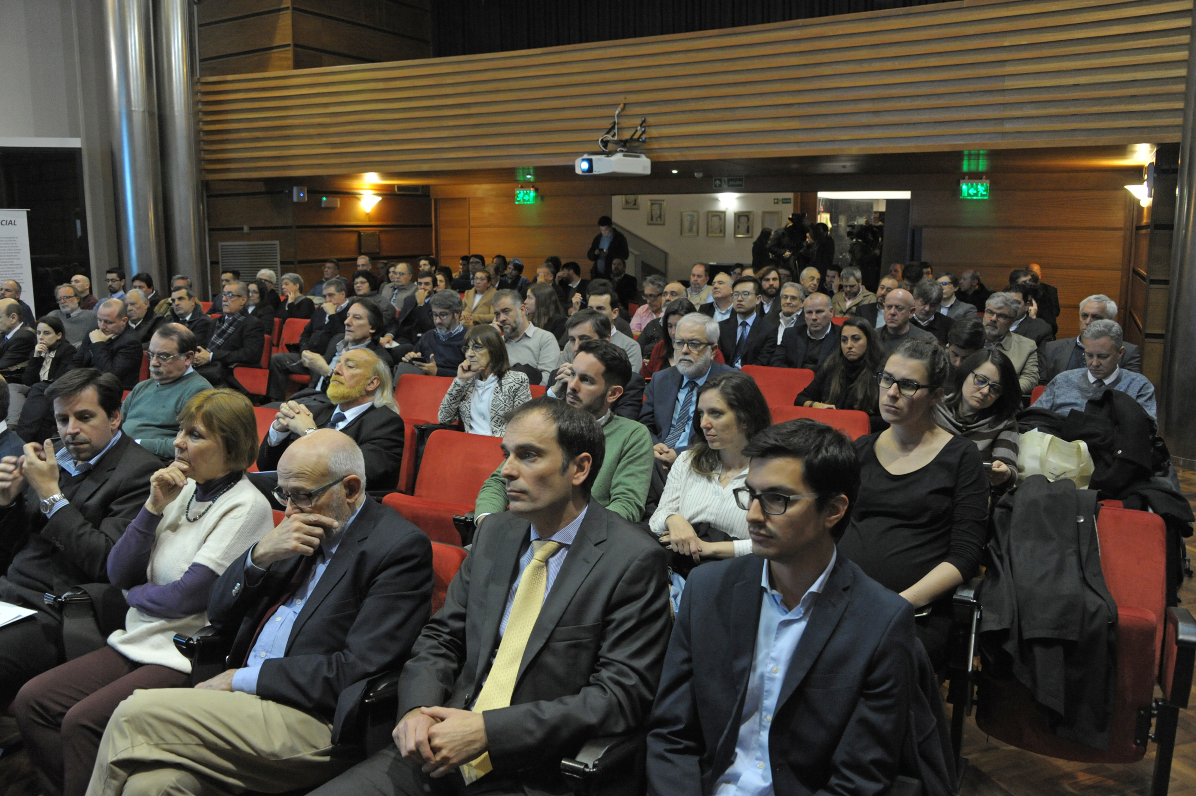 Conferencia de presentación de convocactoria a subsidios para compra de autobuses eléctricos