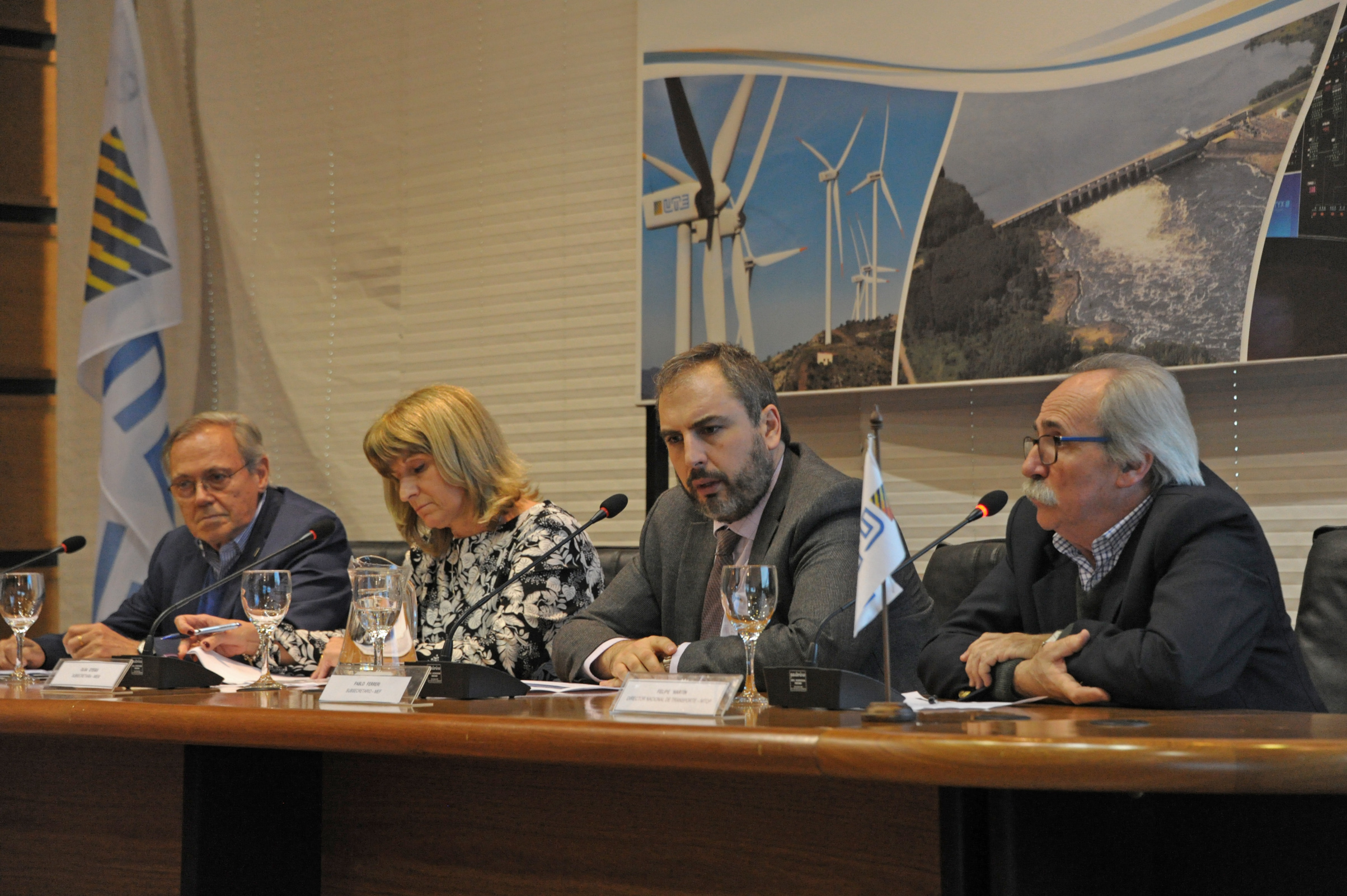Conferencia de presentación de convocactoria a subsidios para compra de autobuses eléctricos