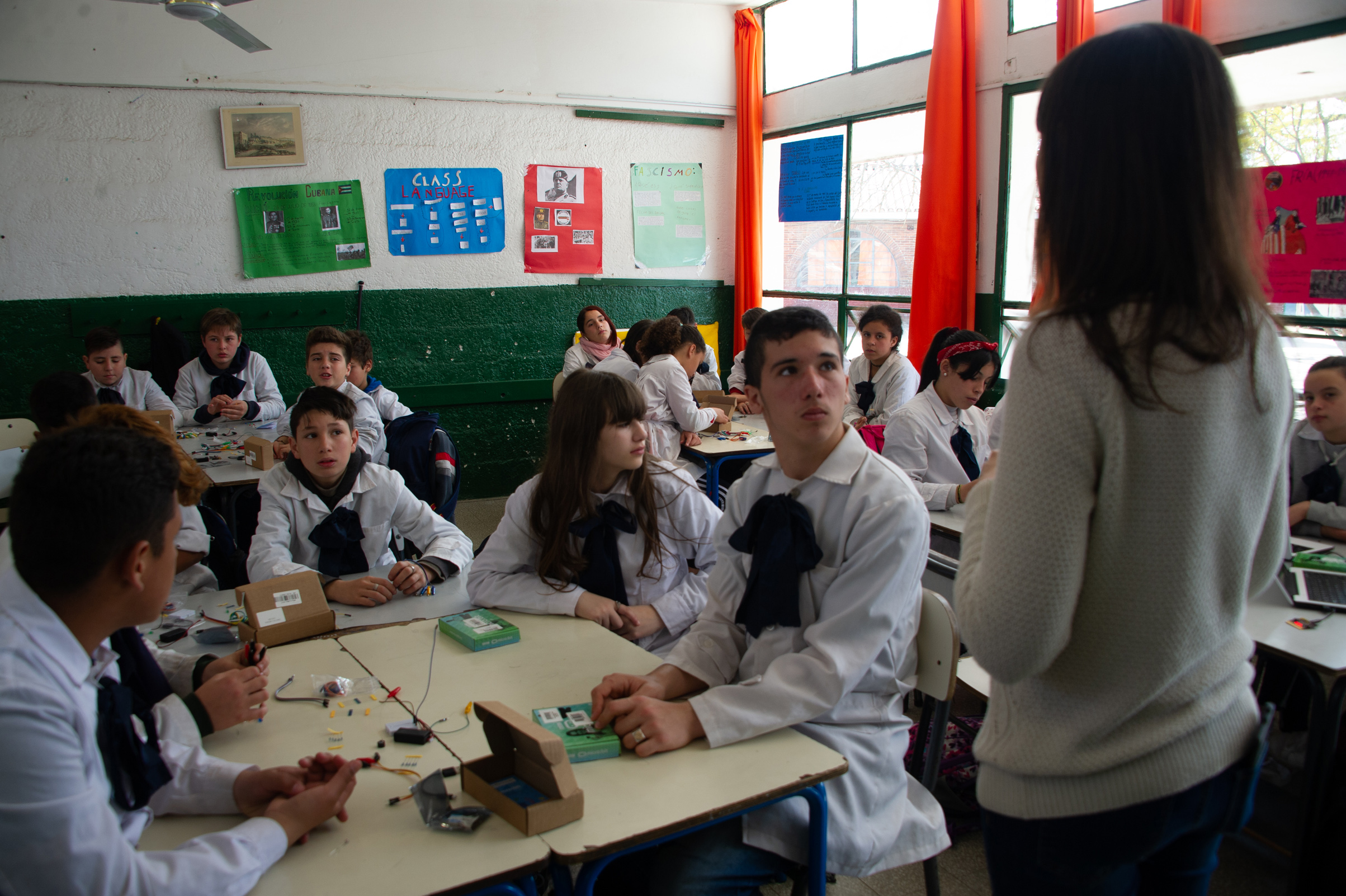 Plan Ceibal llegó al 100 % de niños y adolescentes de ciclo básico del sector público