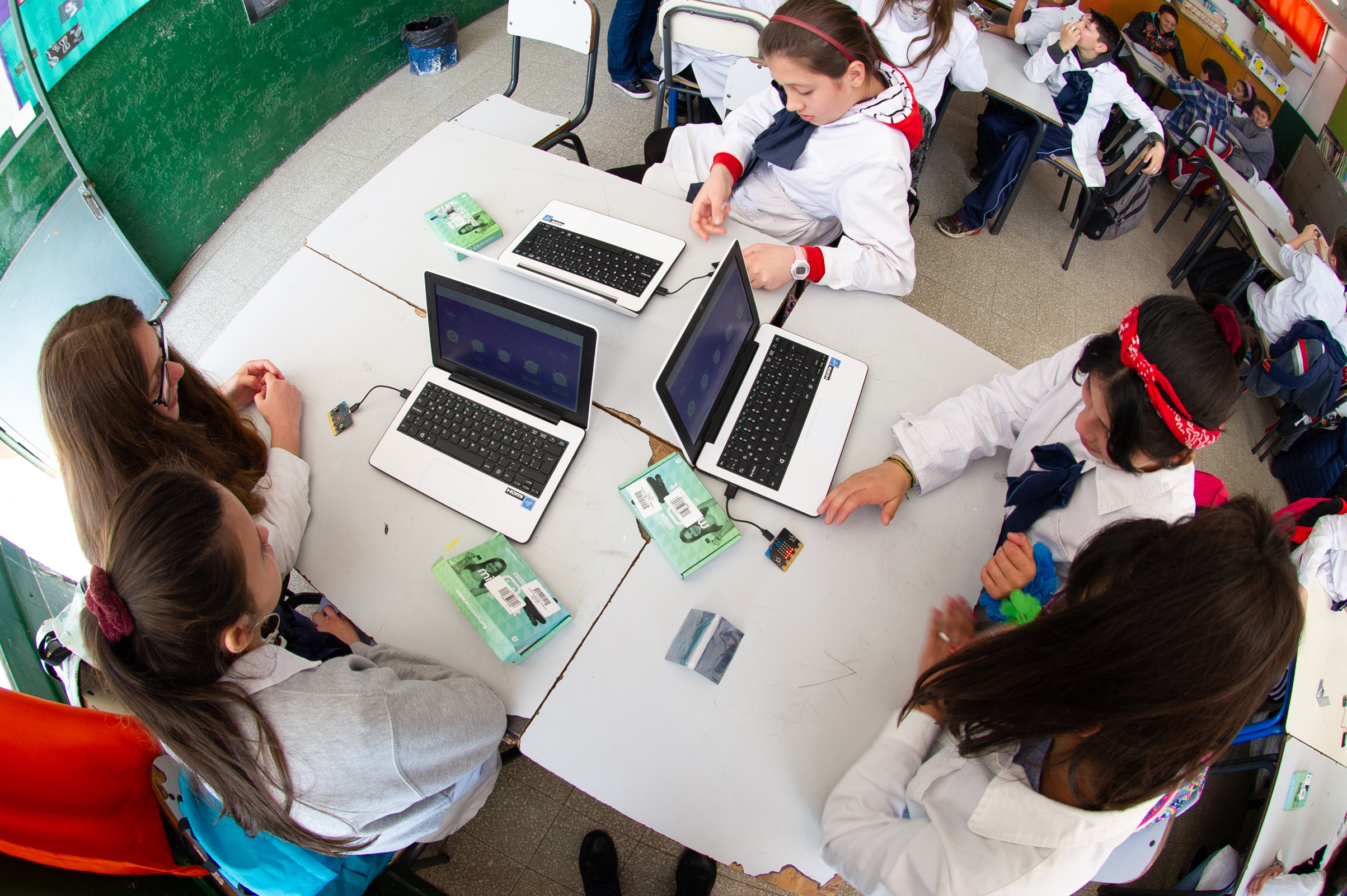 Plan Ceibal llegó al 100 % de niños y adolescentes de ciclo básico del sector público