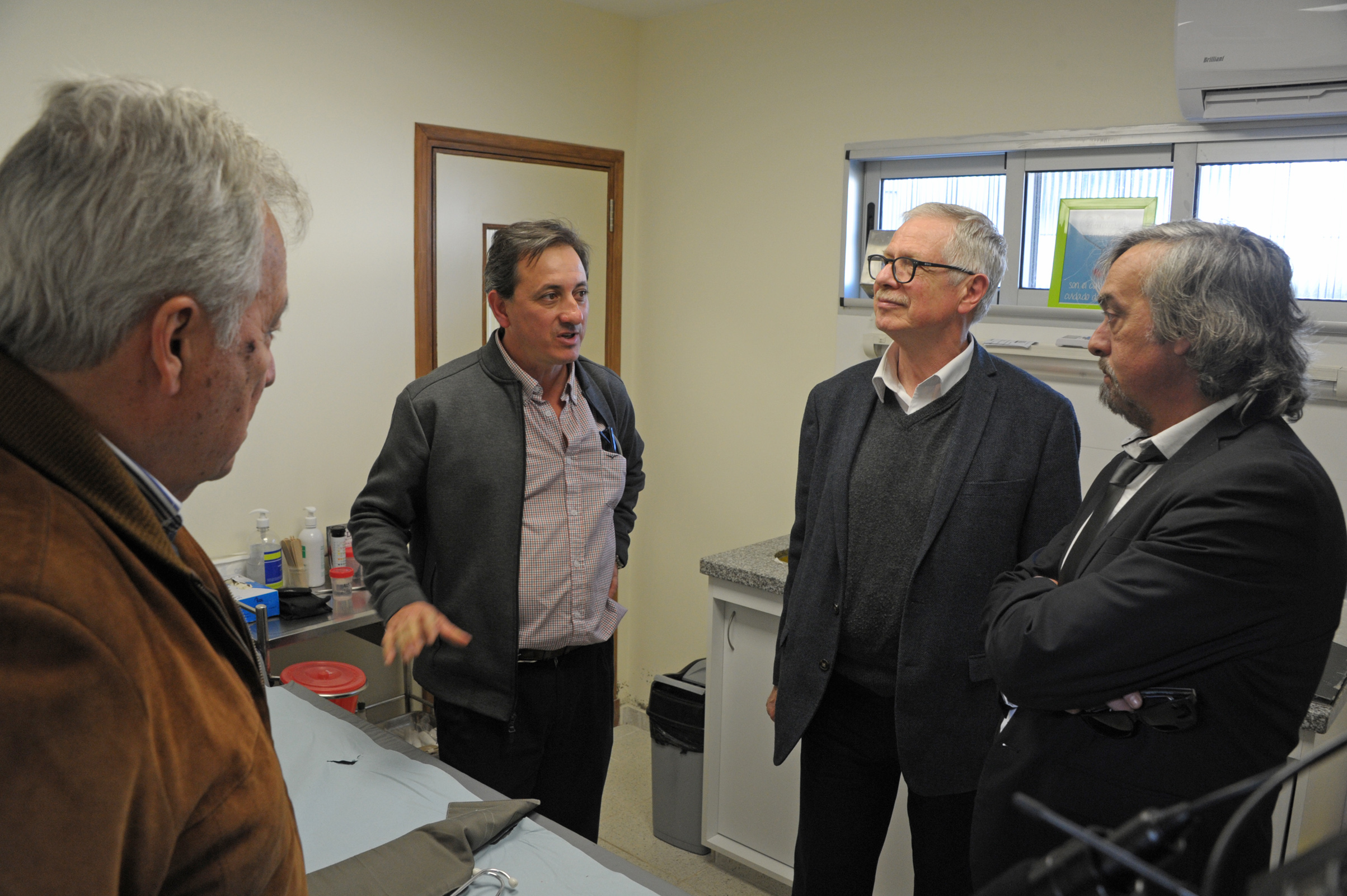 Ministro de Salud Pública, Jorge Basso, encabezó visita y recorrida a Policlínica de Santa Rosa