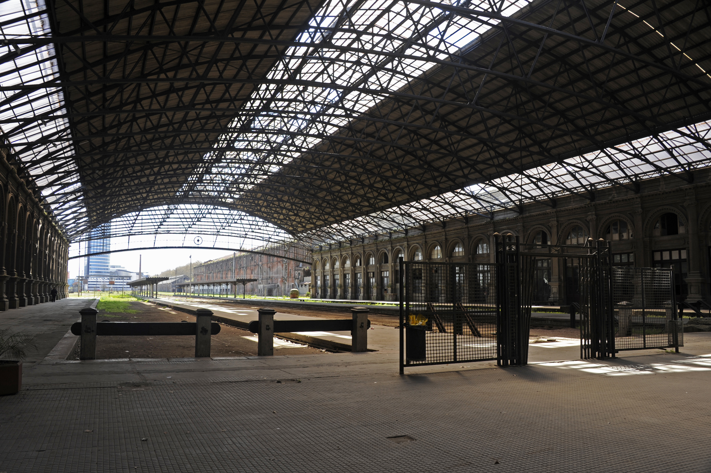 Estación Central General Artigas, andenes y playa de maniobra