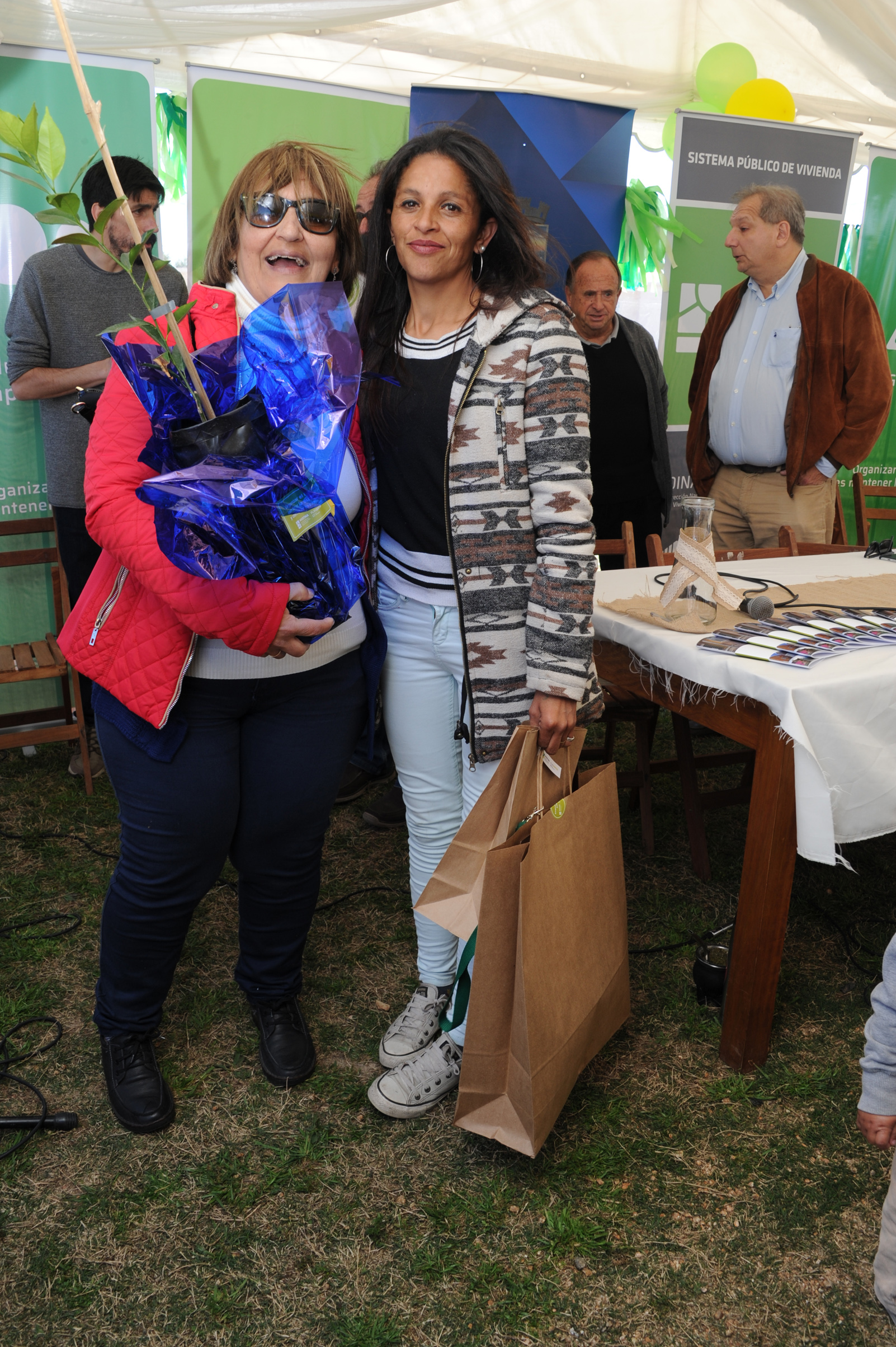 Entrega de viviendas en barrio Esperanza, San Carlos