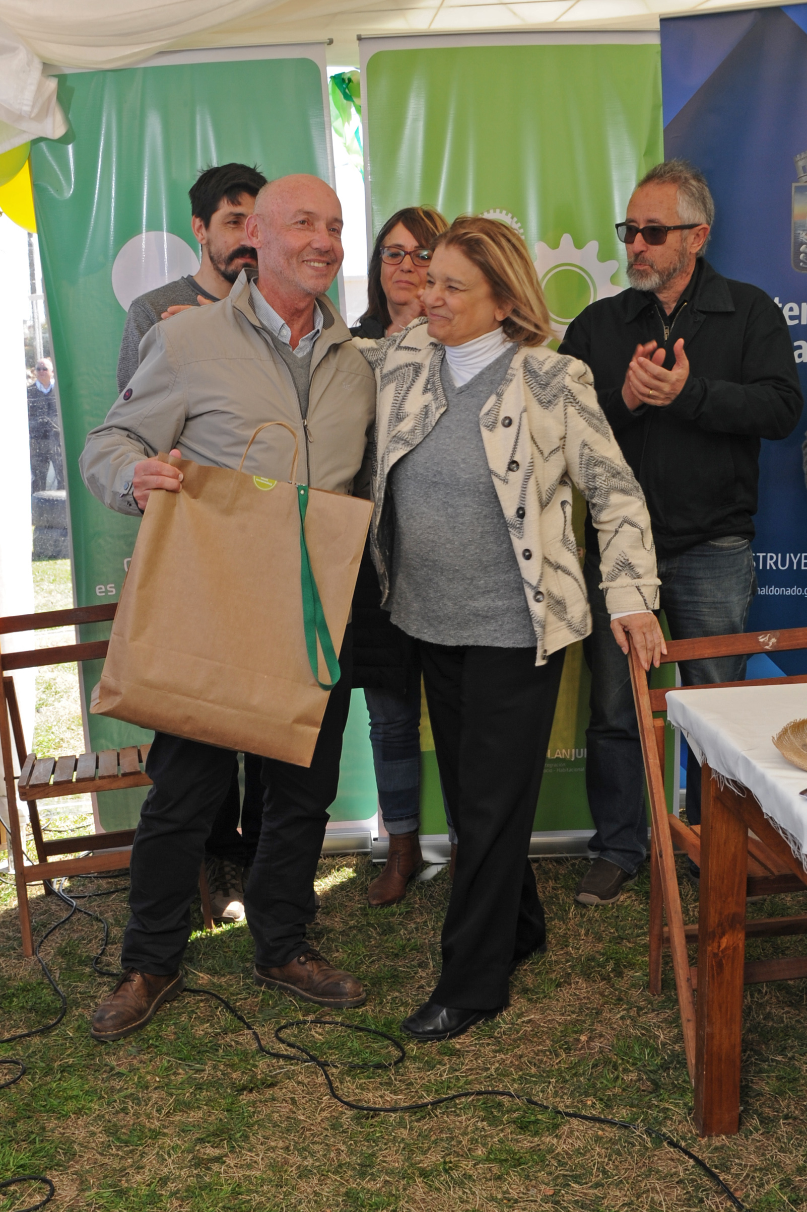 Entrega de viviendas en barrio Esperanza, San Carlos