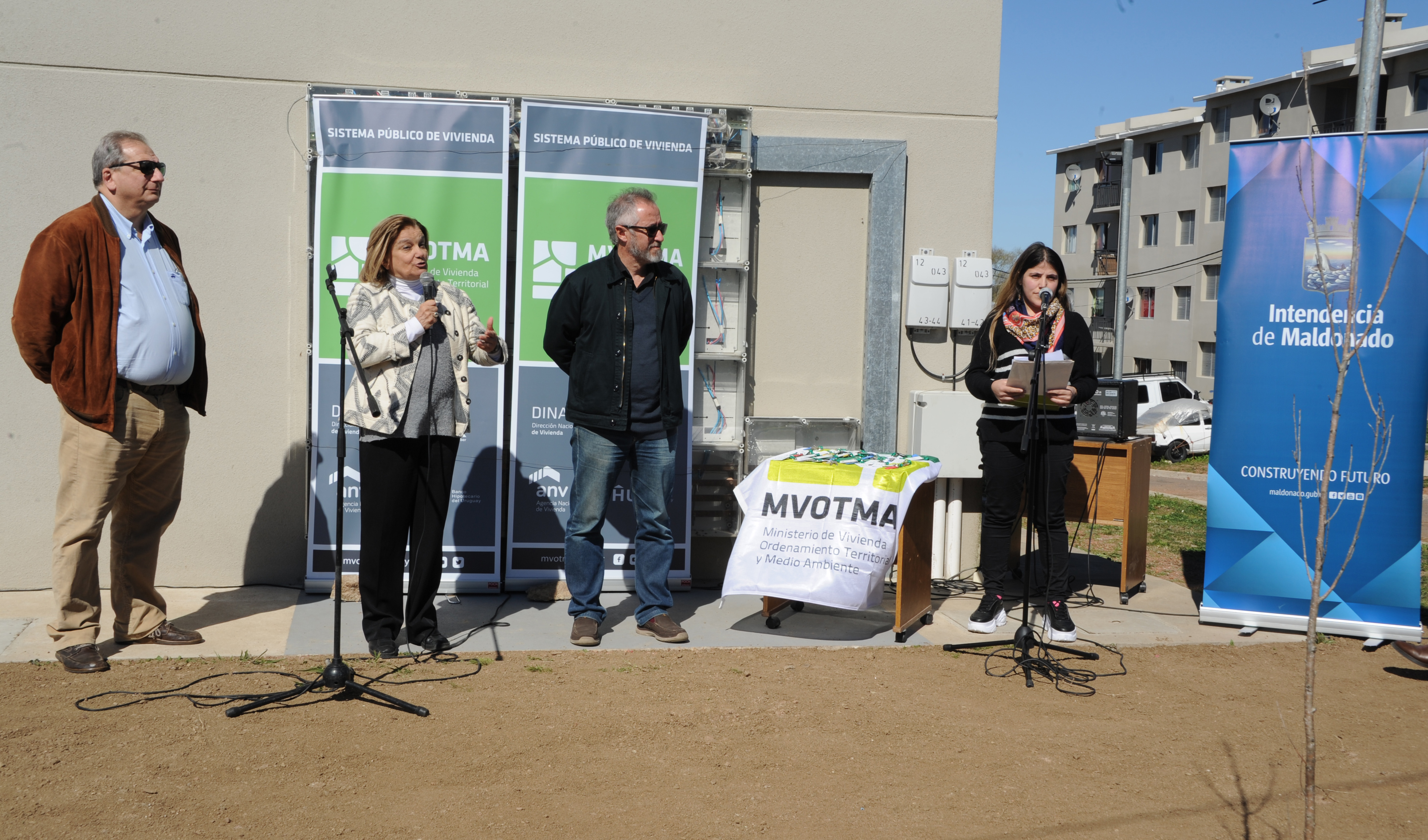 Entrega de viviendas en el complejo Manzana T, Maldonado