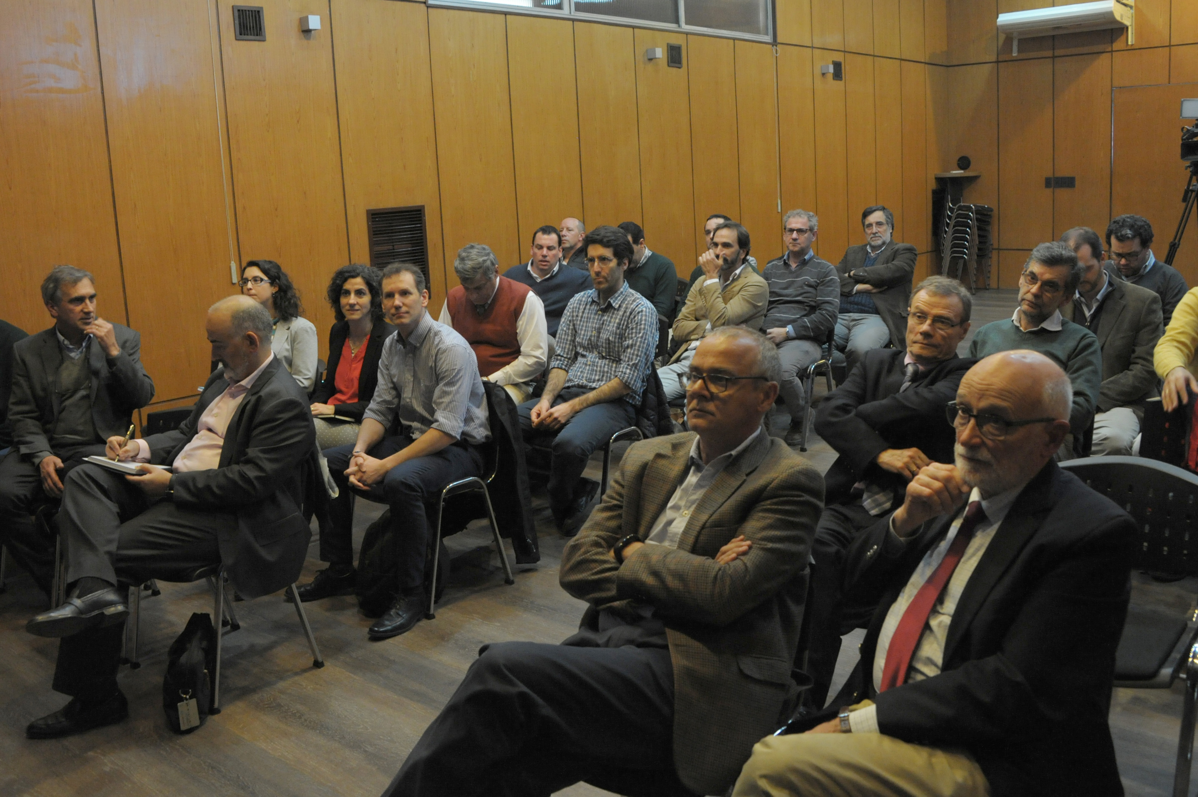 Conferencia de análisis del uso de vehículos de combustibles basados en hidrógeno para transporte de carga