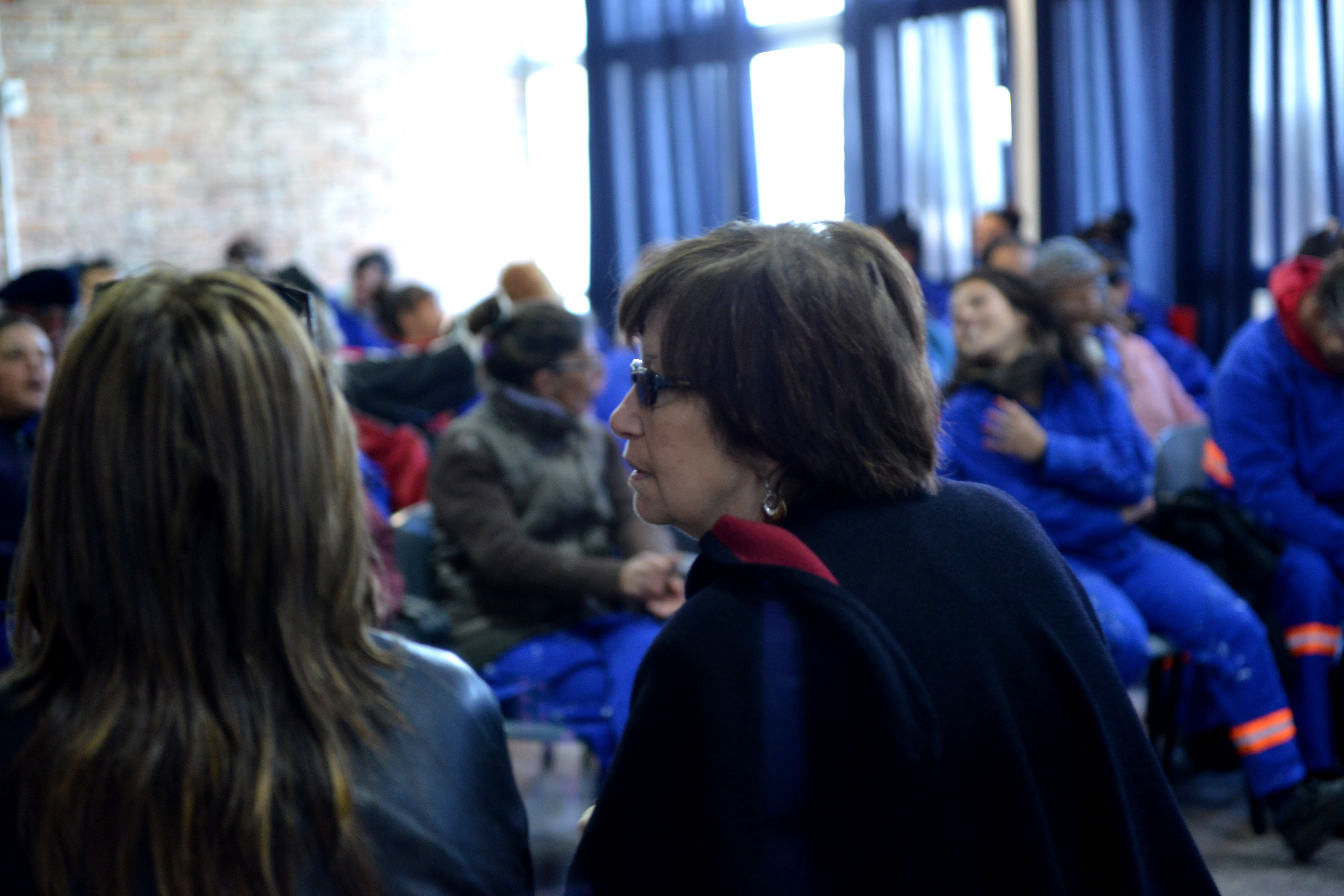 Marina Arismendi con participantes del Programa Uruguay Trabaja
