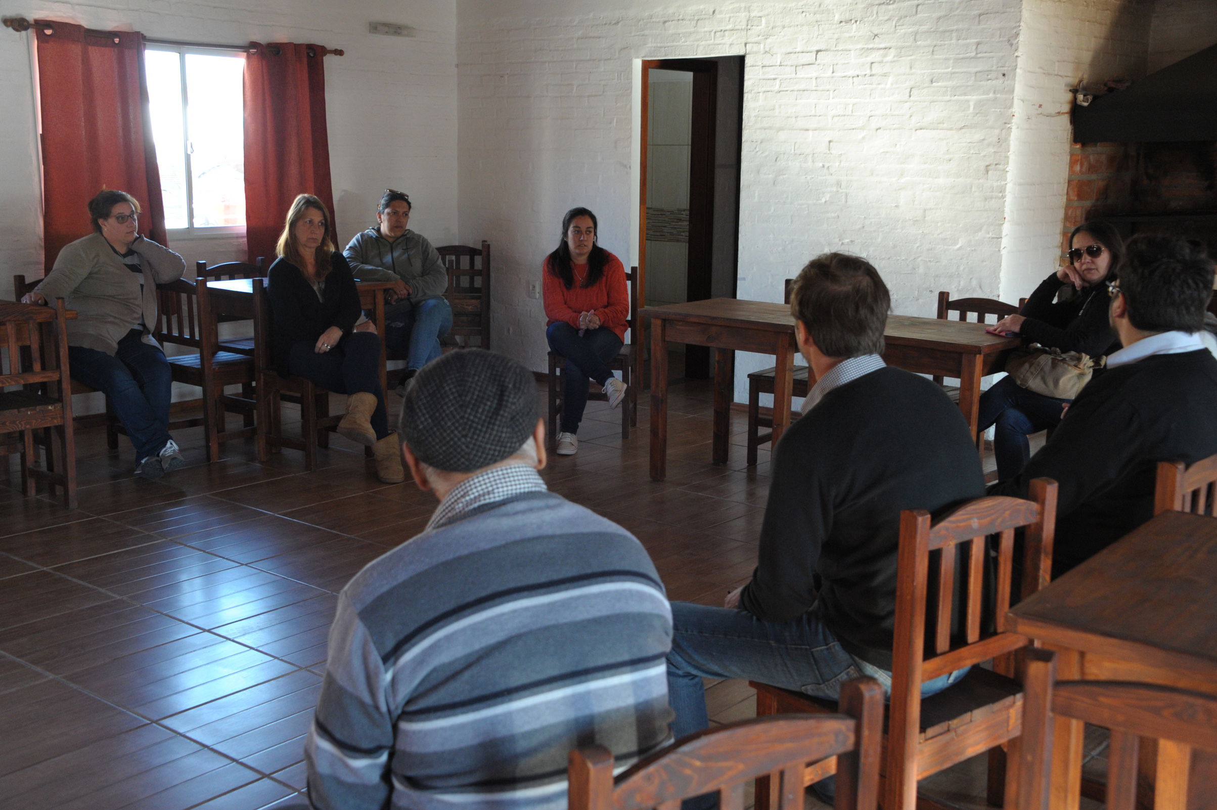 Autoridades del Ministerio de Vivienda recorrieron casas construidas en Florida y mantuvieron reuniones con beneficiarios