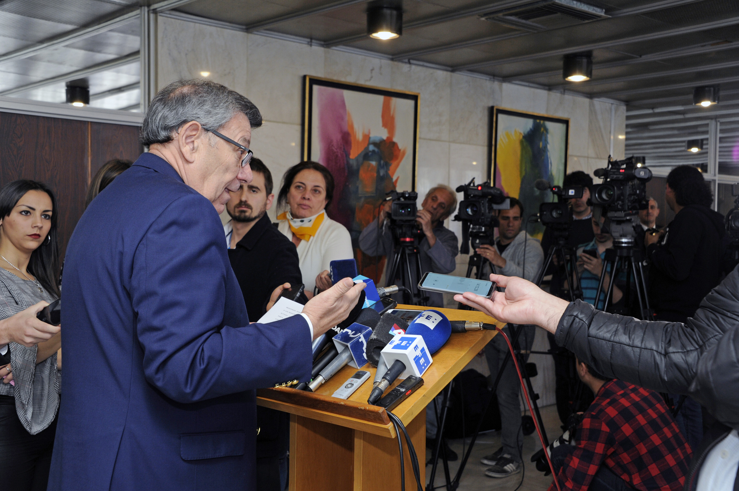 Conferencia de prensa del canciller Rodolfo Nin Novoa