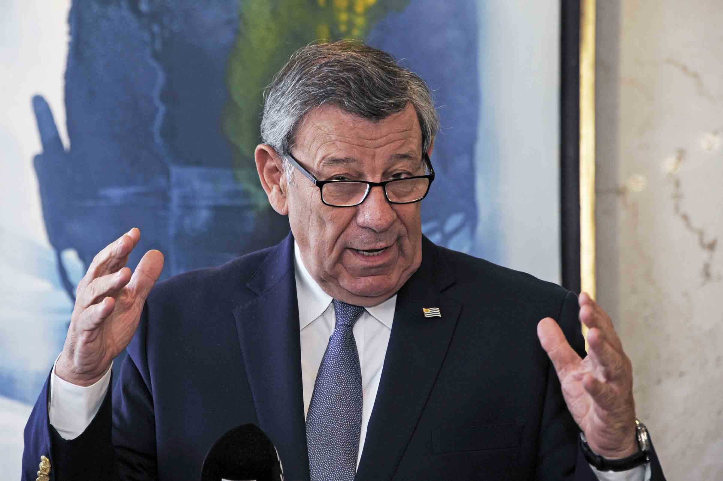 Conferencia de prensa del canciller Rodolfo Nin Novoa