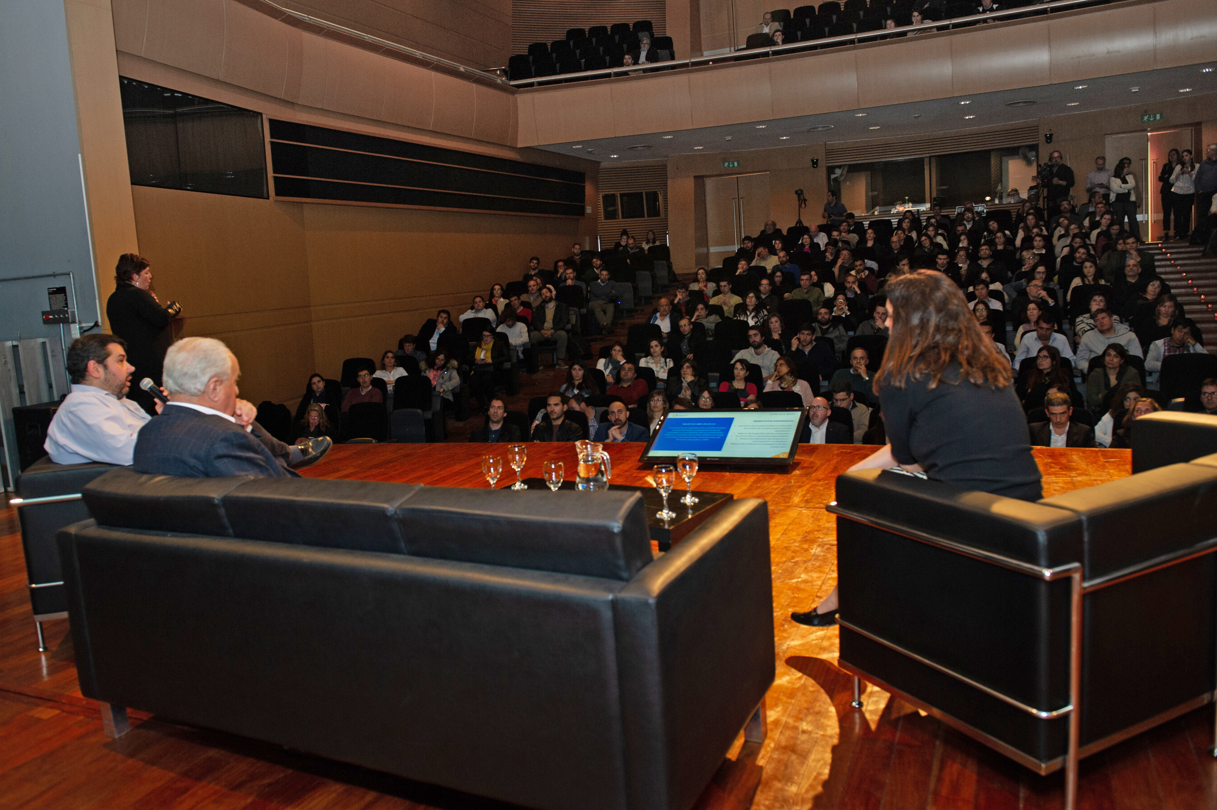 Ministro Víctor Rossi expone en encuentro BIM