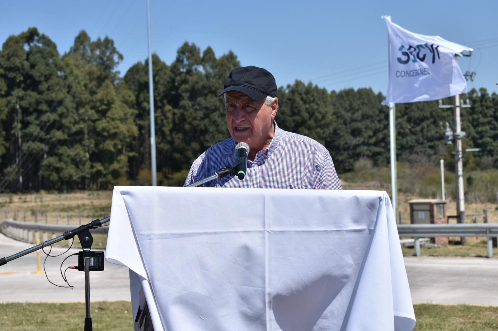Ministro de Transporte y Obras Públicas, Víctor Rossi