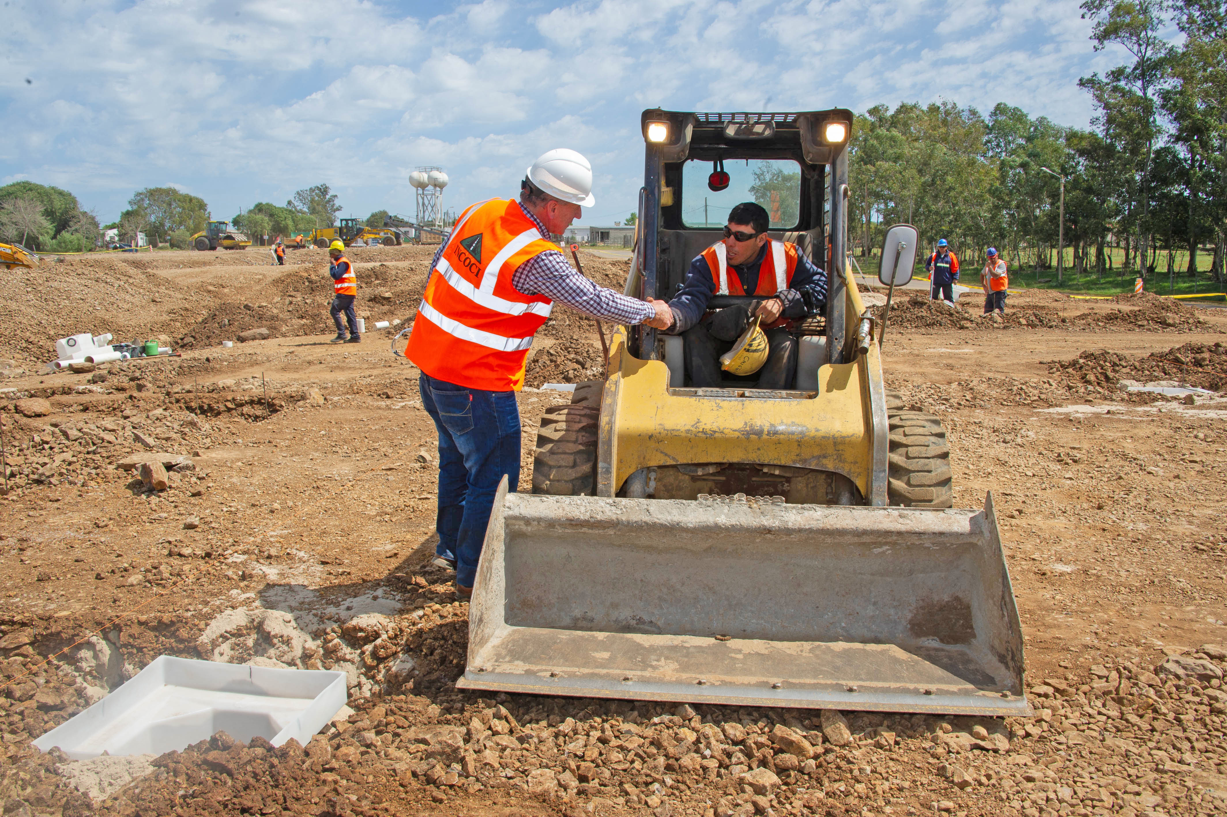 Recorrida del ministro de Trabajo y Seguridad Social, Ernesto Murro en obras de UPM 2