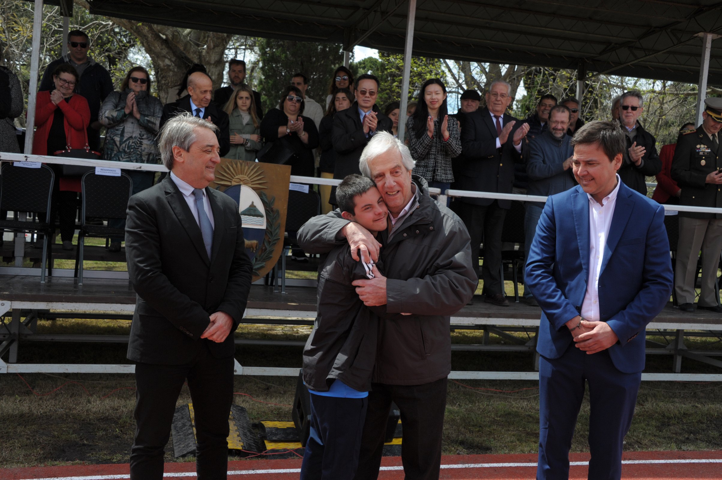 Presidente Vázquez inauguró pista de atletismo en liceo militar y cerró Juegos Paradeportivos Nacionales “María Auxiliadora Delgado”