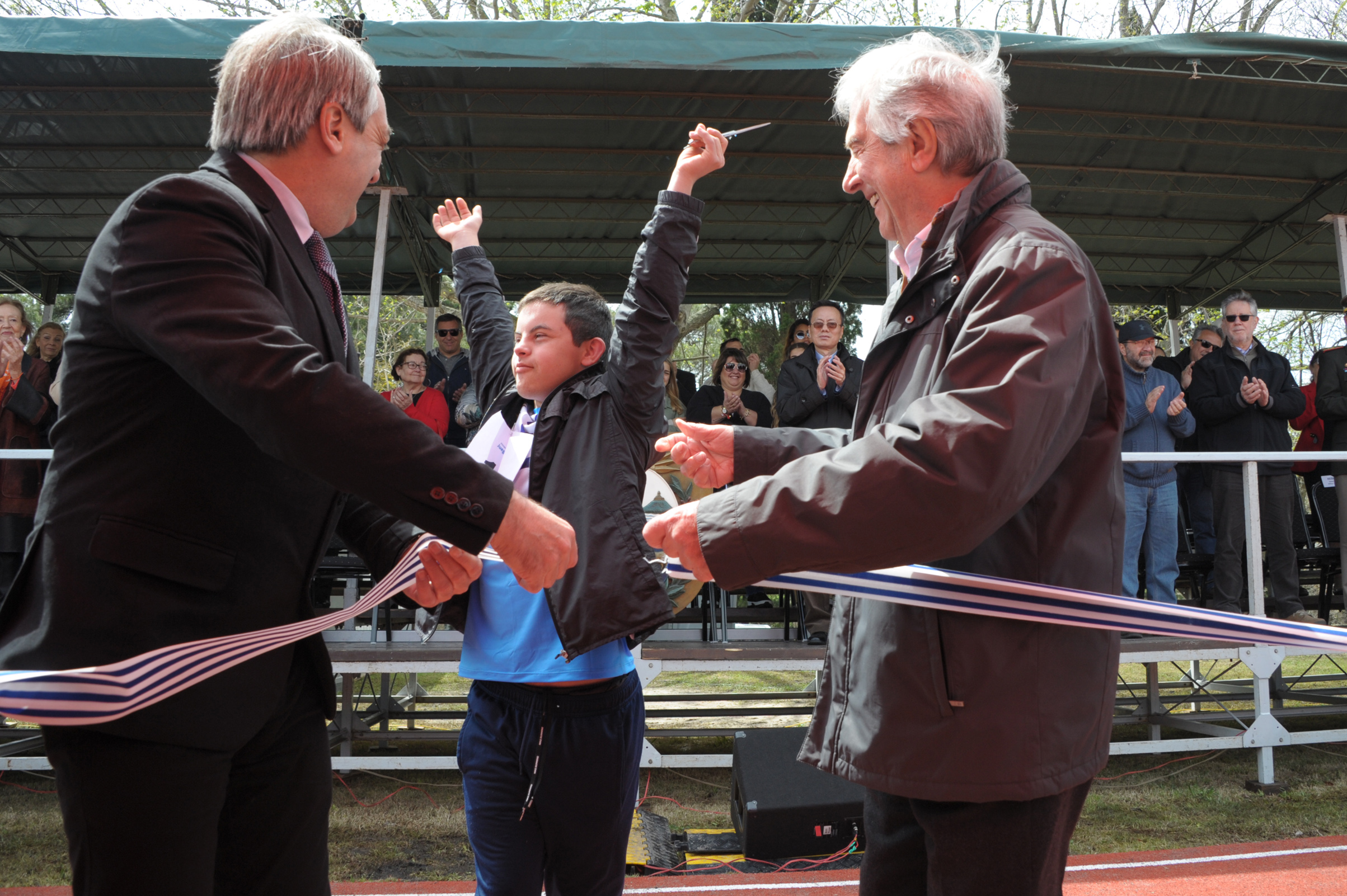 Presidente Vázquez inauguró pista de atletismo en liceo militar y cerró Juegos Paradeportivos Nacionales “María Auxiliadora Delgado”