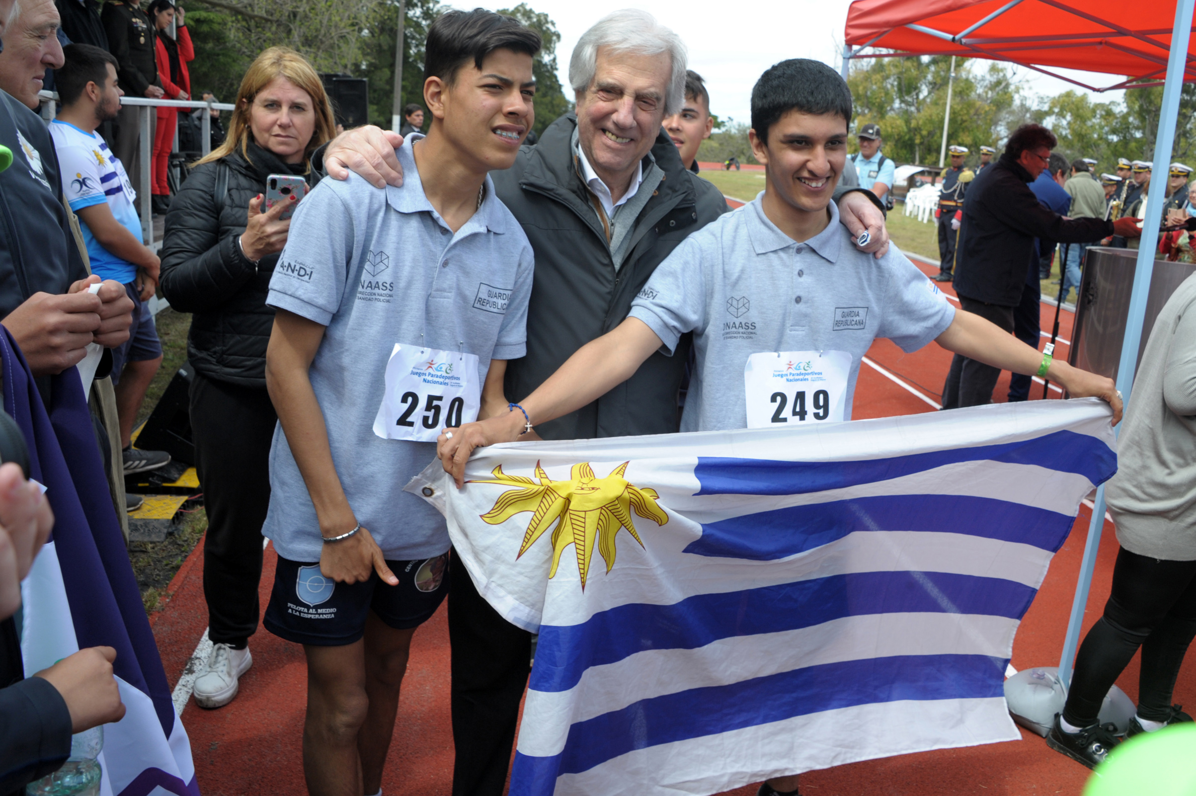 Presidente Vázquez inauguró pista de atletismo en liceo militar y cerró Juegos Paradeportivos Nacionales “María Auxiliadora Delgado”