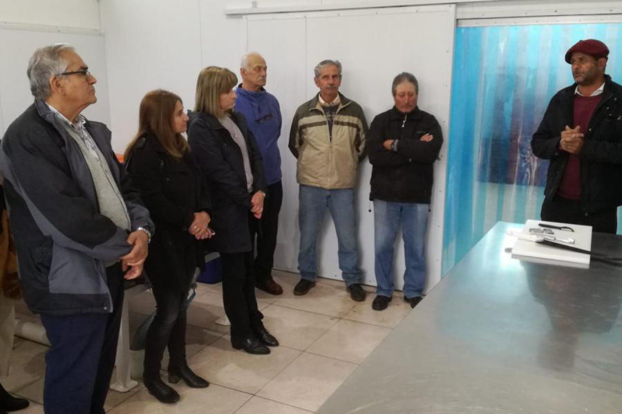 Visita de autoridades a cooperativa de productores de San Antonio, Canelones