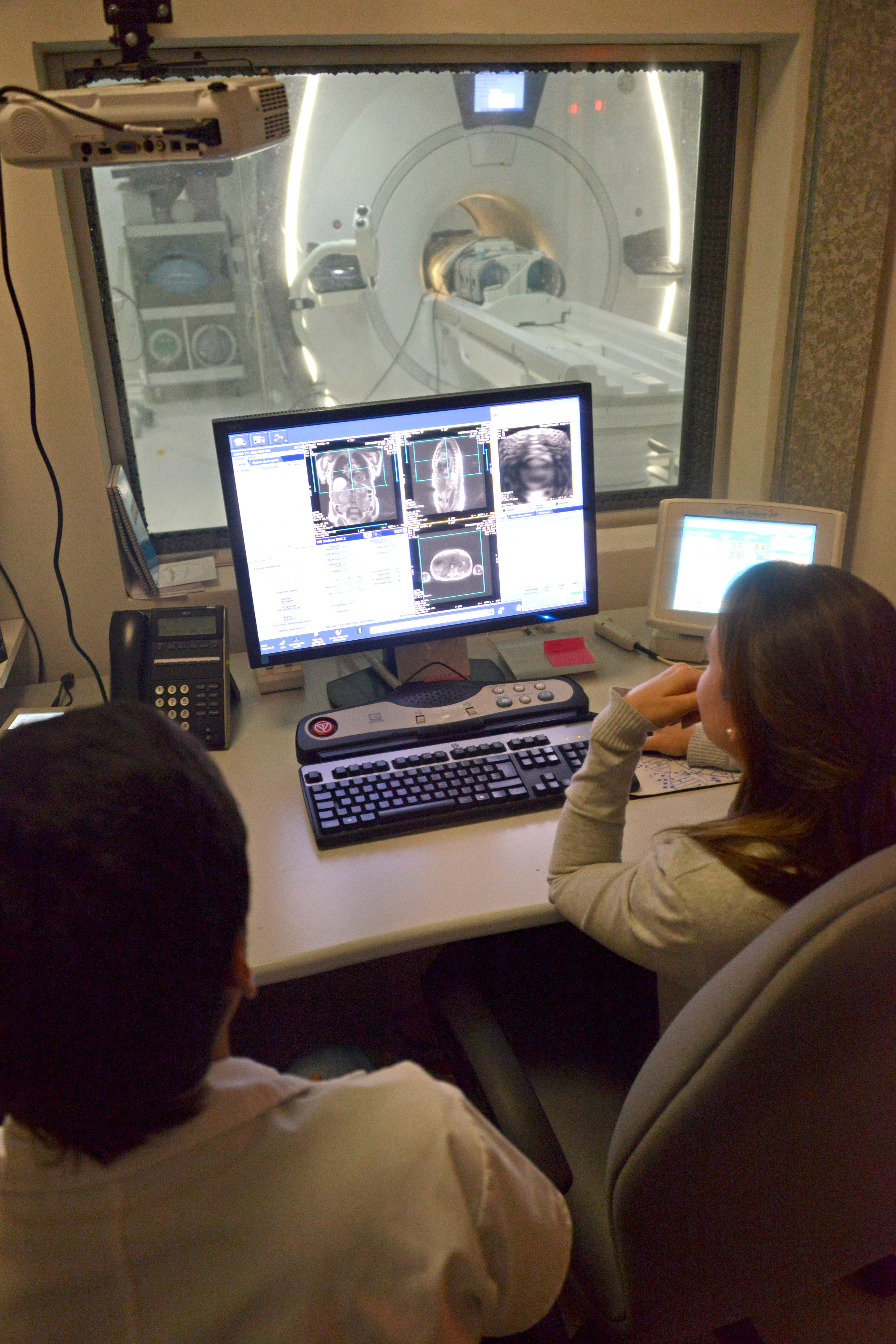 Instalaciones y equipamiento del Centro Uruguayo de Imagenología Molecular (Cudim)