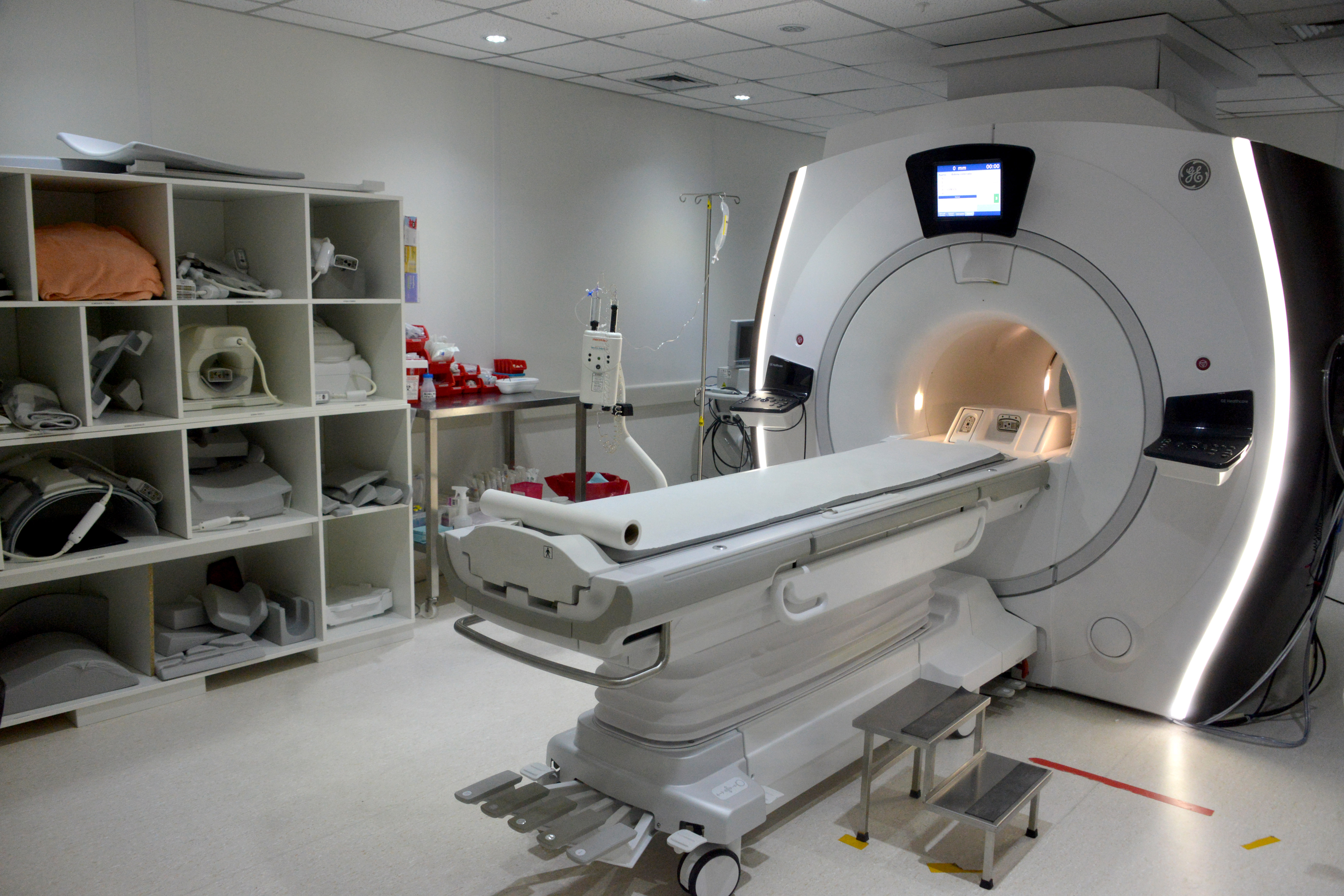 Instalaciones y equipamiento del Centro Uruguayo de Imagenología Molecular (Cudim)