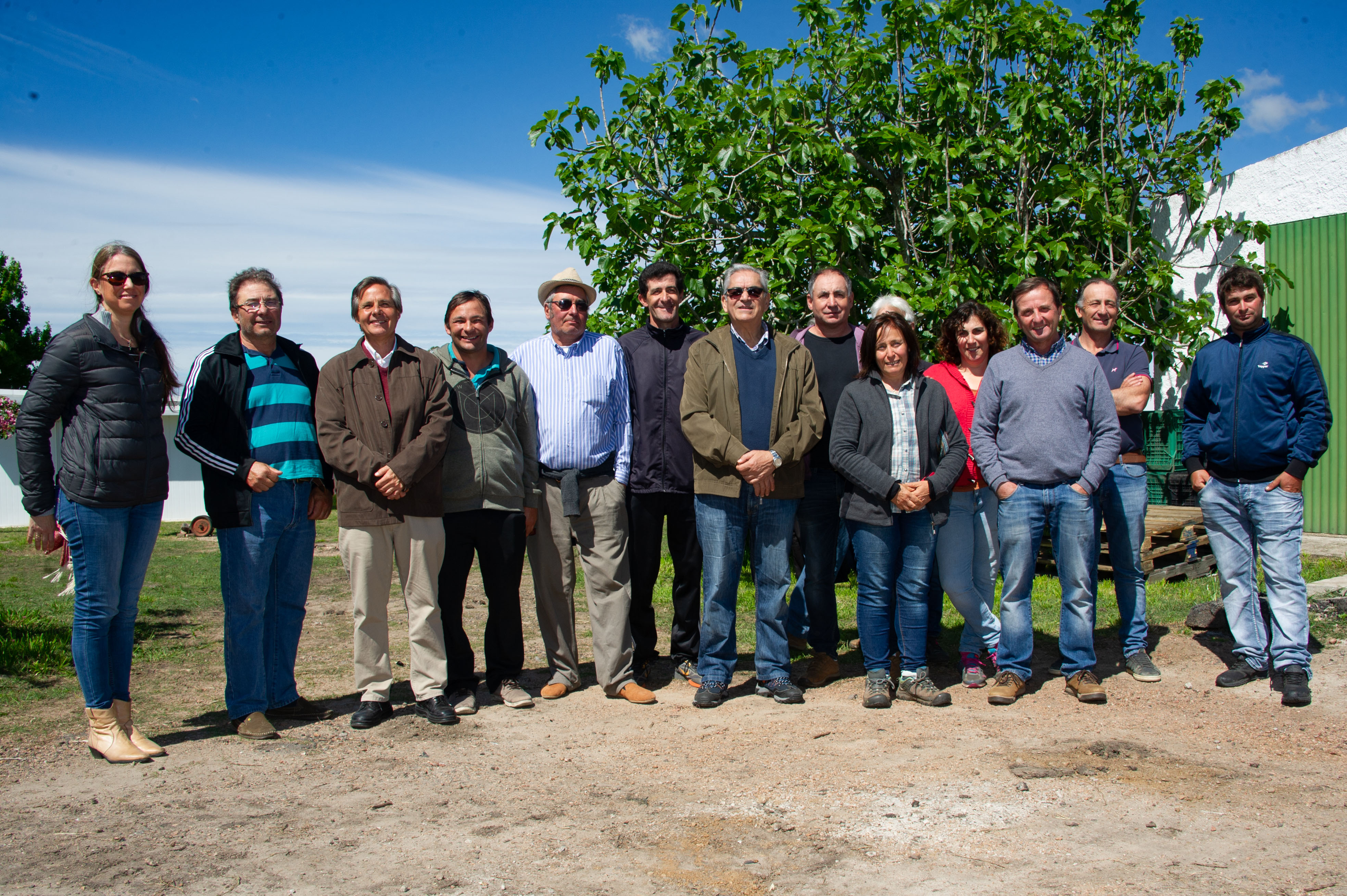 Ministro Enzo Benech visita una cooperativa agraria de productores de Canelones