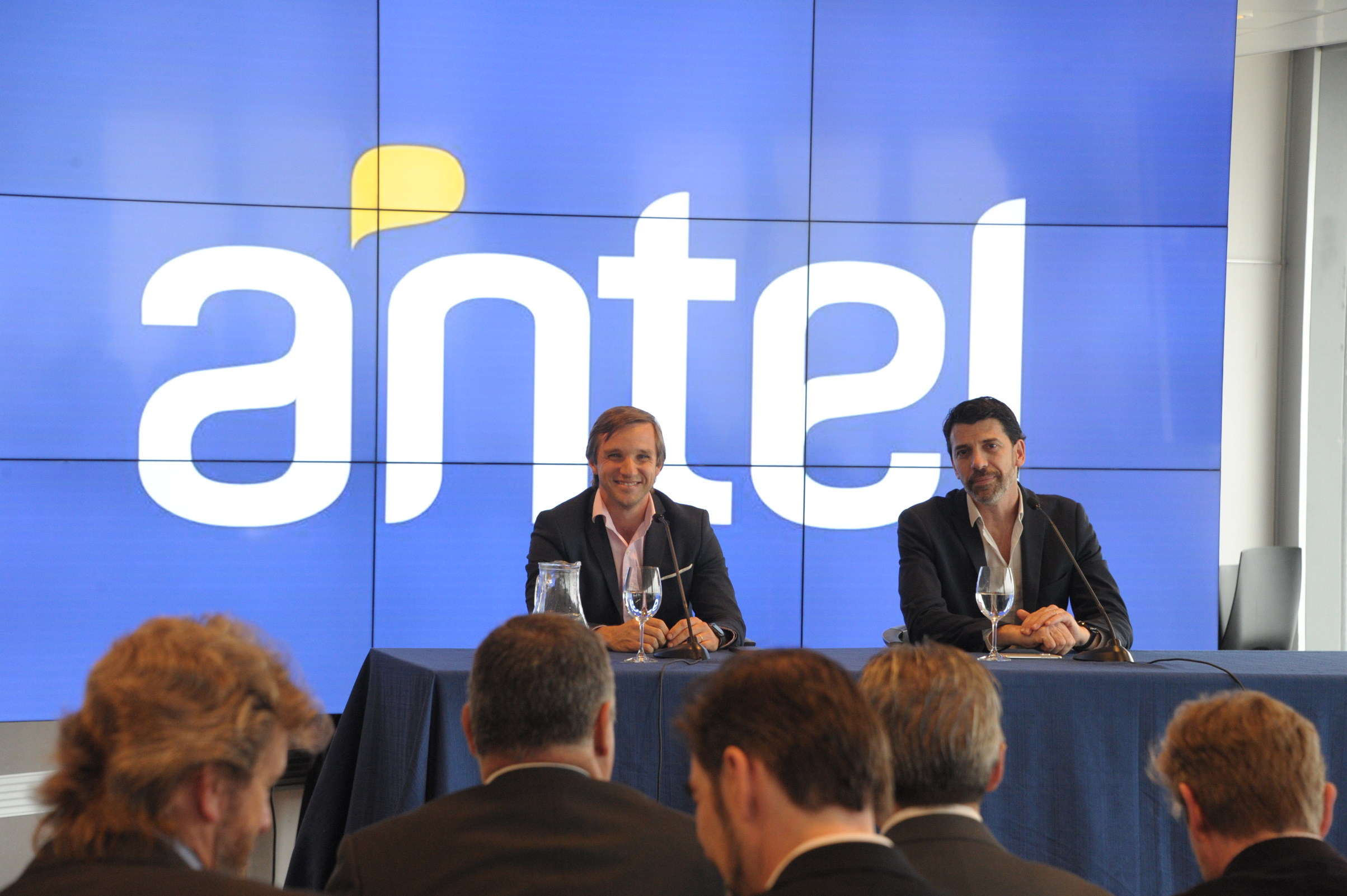 Lanzamiento de servicio de comunicación unificada para pymes