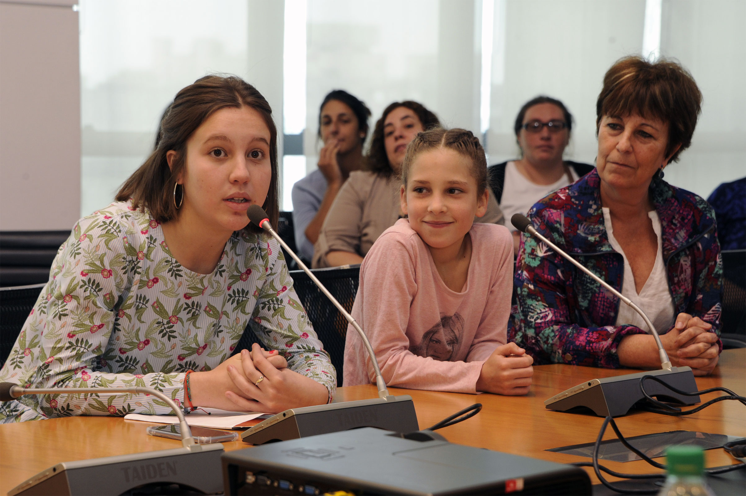 Niños y jóvenes participaron en el Consejo de Ministros