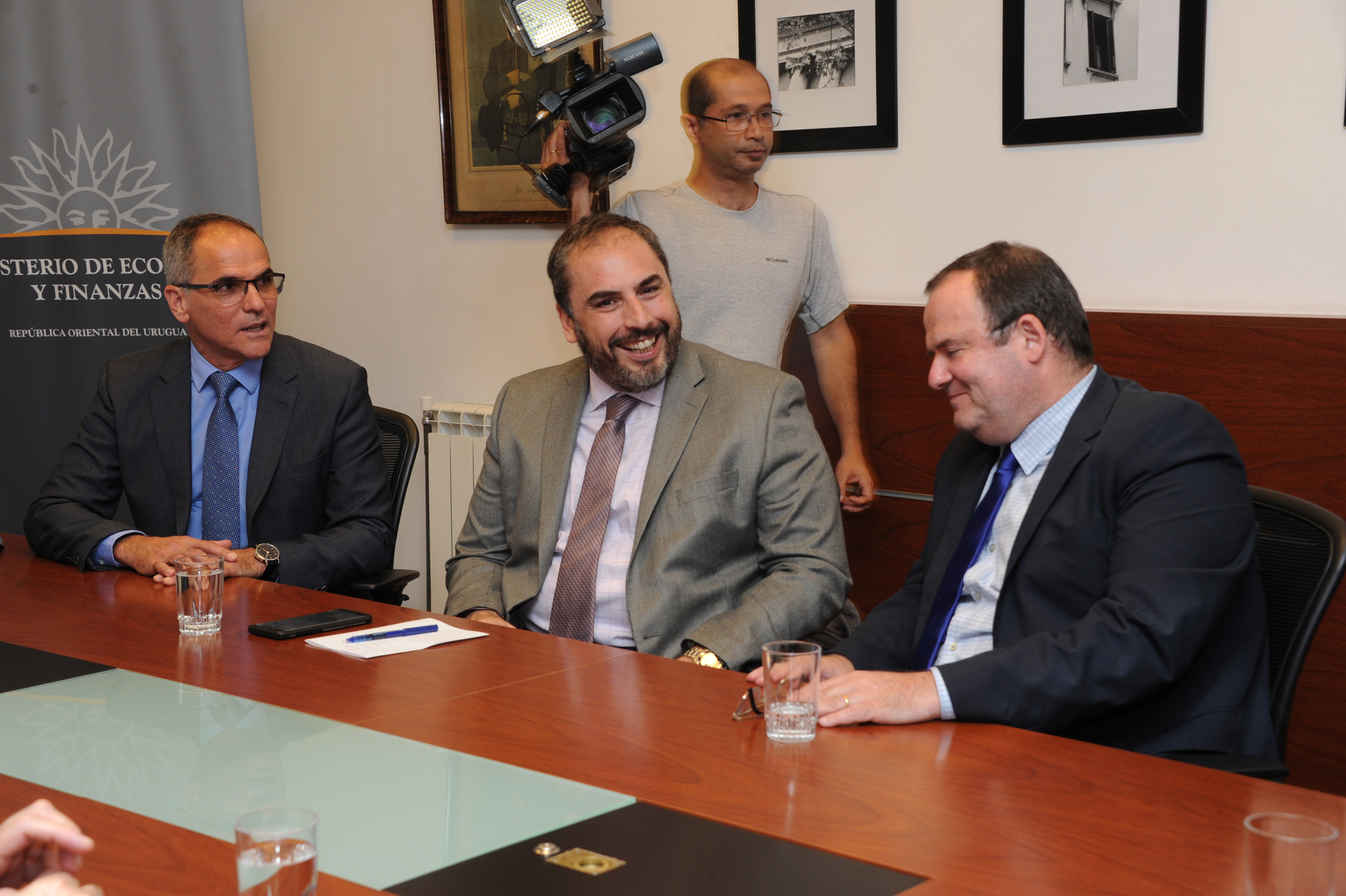 Ministro (i) de Economía, Pablo Ferreri, encabezó firma de extensión del contrato de Pepsico en Zona Franca de Colonia