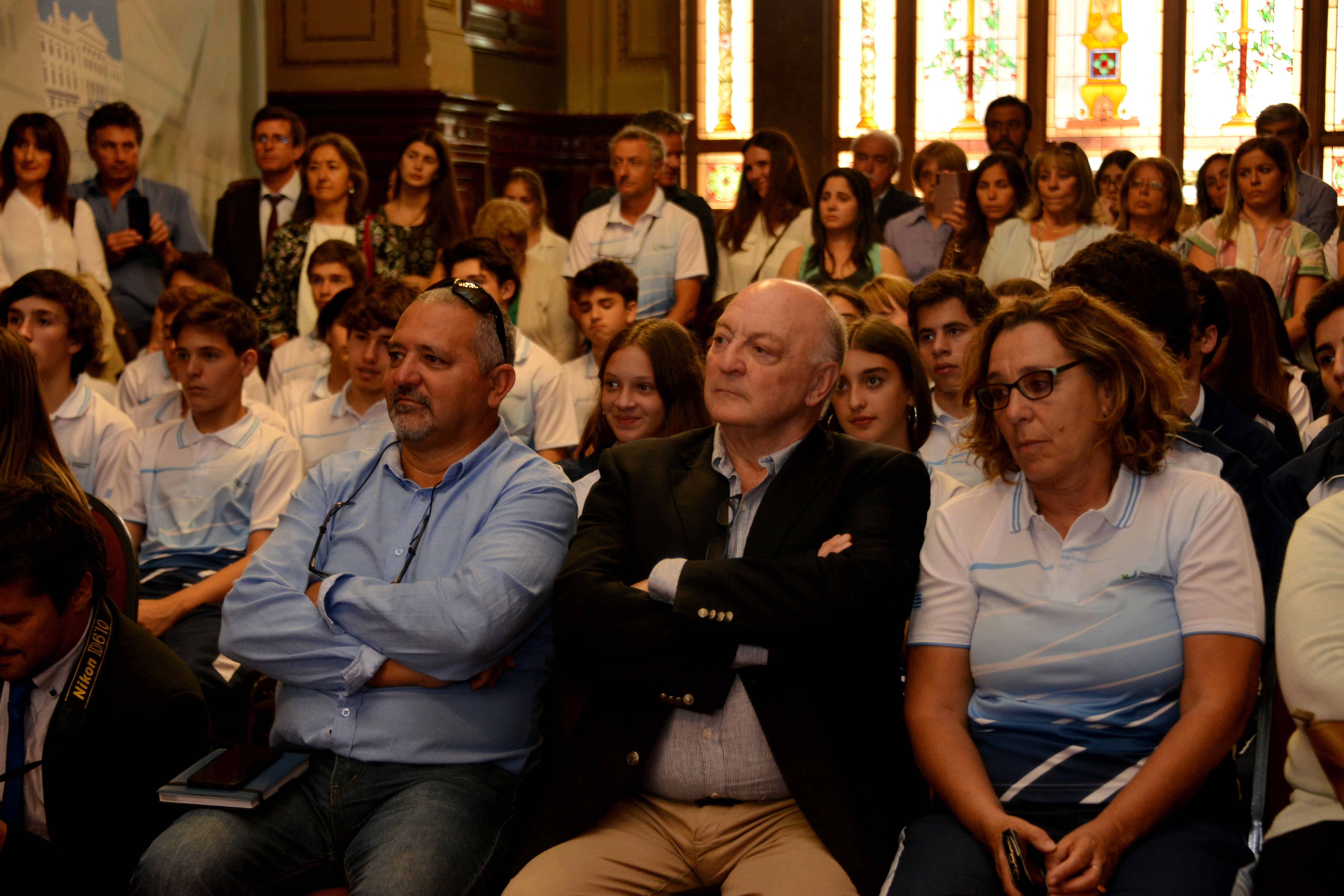 Entrega de Pabellón Nacional a Delegación de estudiantes que participará de la XXV edición de los Juegos Deportivos Escolares